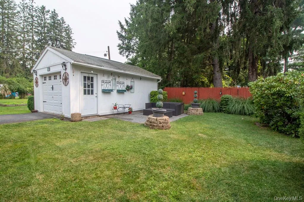 1 Carnation Avenue, Wawarsing, NY, 3 Bedrooms Bedrooms, 5 Rooms Rooms,1 BathroomBathrooms,Residential,For Rent,Carnation,0,1026731 1 Carnation Avenue, Wawarsing, NY, 3 Bedrooms Bedrooms, 5 Rooms Rooms,1 BathroomBathrooms,Residential,For Rent,Carnation,0,1026731