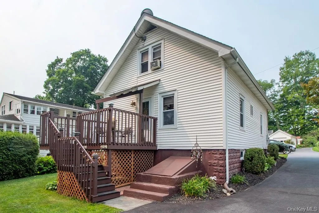 1 Carnation Avenue, Wawarsing, NY, 3 Bedrooms Bedrooms, 5 Rooms Rooms,1 BathroomBathrooms,Residential,For Rent,Carnation,0,1026731 1 Carnation Avenue, Wawarsing, NY, 3 Bedrooms Bedrooms, 5 Rooms Rooms,1 BathroomBathrooms,Residential,For Rent,Carnation,0,1026731