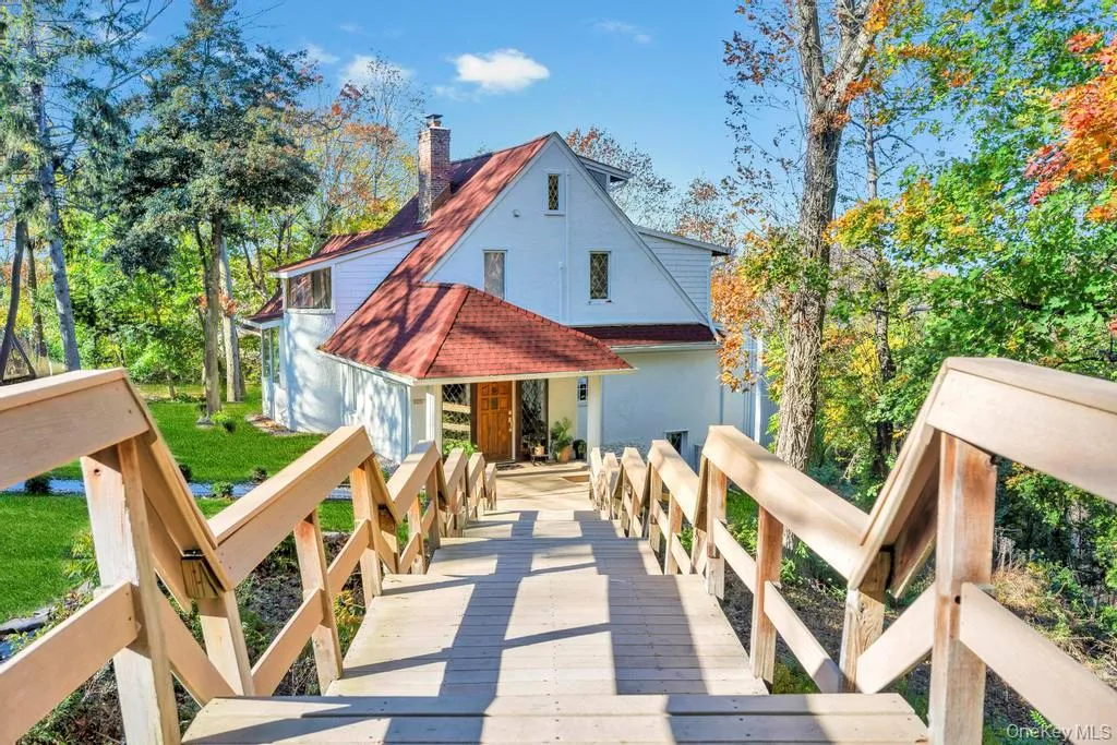 11 Buena Vista Road, Brookhaven, NY, 4 Bedrooms Bedrooms, 10 Rooms Rooms,2 BathroomsBathrooms,Residential,For Rent,Buena Vista,0,1026739 11 Buena Vista Road, Brookhaven, NY, 4 Bedrooms Bedrooms, 10 Rooms Rooms,2 BathroomsBathrooms,Residential,For Rent,Buena Vista,0,1026739