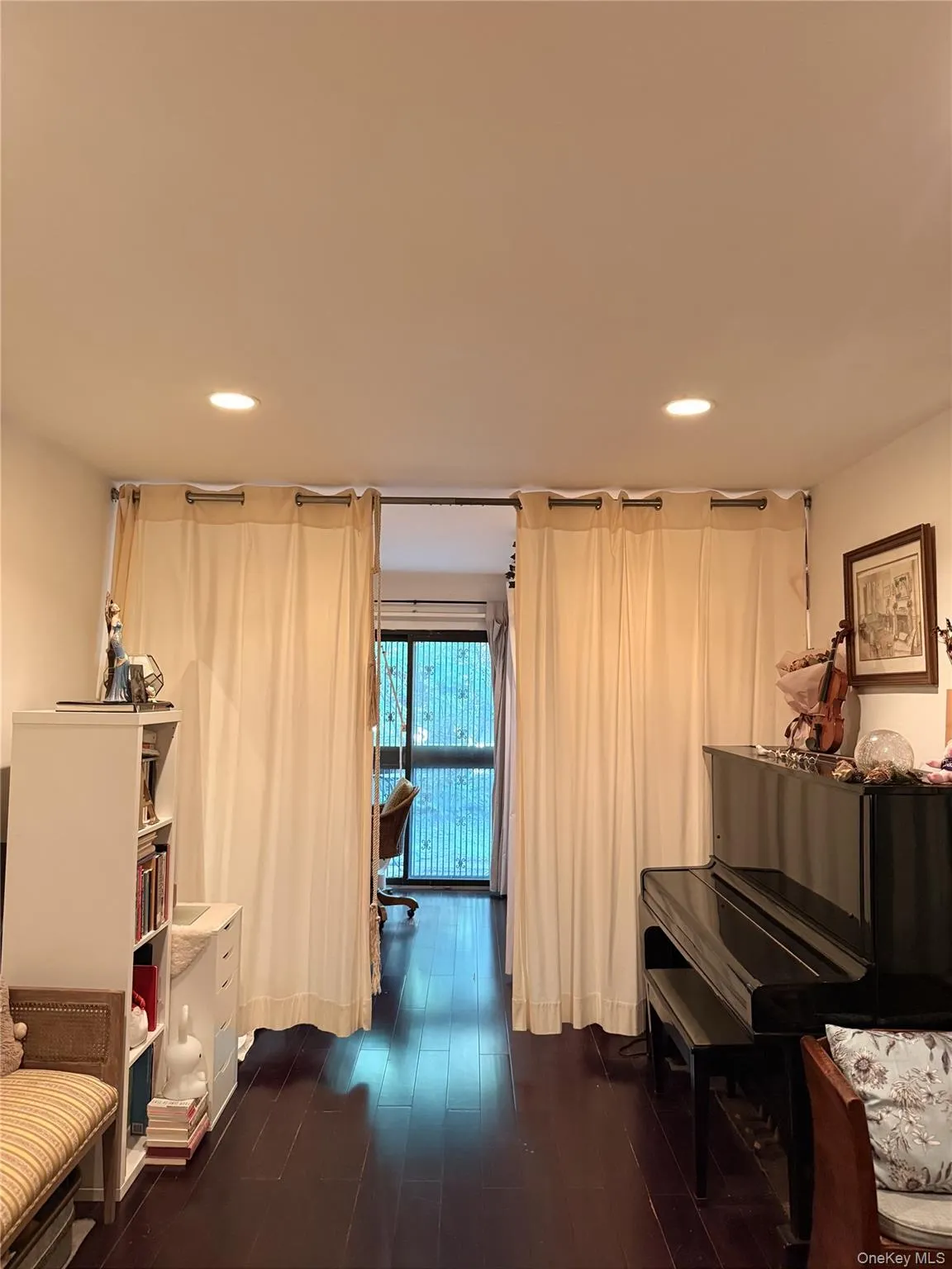 303 121st Street, New York, NY, 2 Bedrooms Bedrooms, 3 Rooms Rooms,1 BathroomBathrooms,Residential,For Rent,121st,0,1026760 303 121st Street, New York, NY, 2 Bedrooms Bedrooms, 3 Rooms Rooms,1 BathroomBathrooms,Residential,For Rent,121st,0,1026760