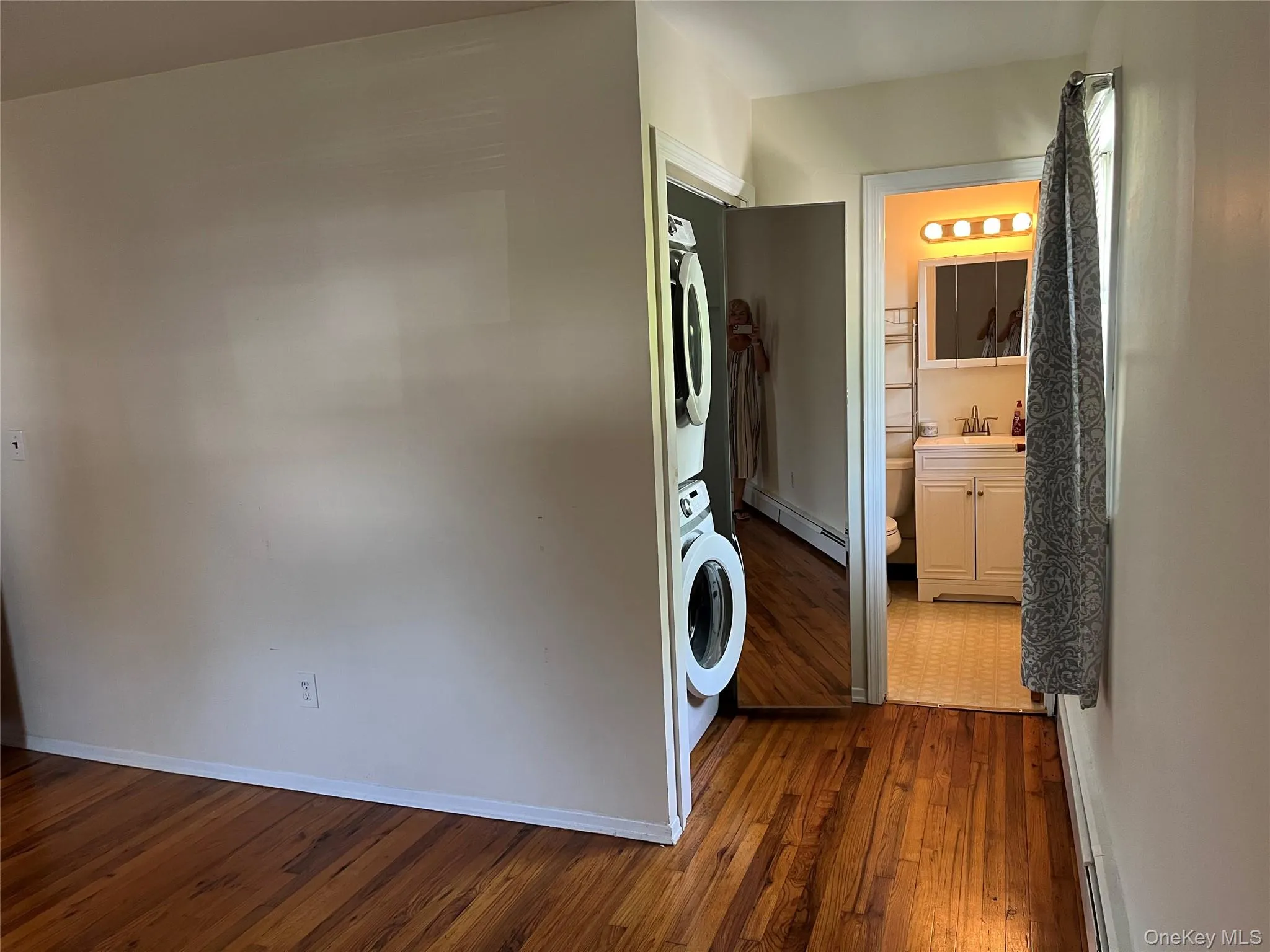 15 Cedar Street, Babylon, NY, 2 Bedrooms Bedrooms, 6 Rooms Rooms,2 BathroomsBathrooms,Residential,For Rent,Cedar,0,1026763 15 Cedar Street, Babylon, NY, 2 Bedrooms Bedrooms, 6 Rooms Rooms,2 BathroomsBathrooms,Residential,For Rent,Cedar,0,1026763