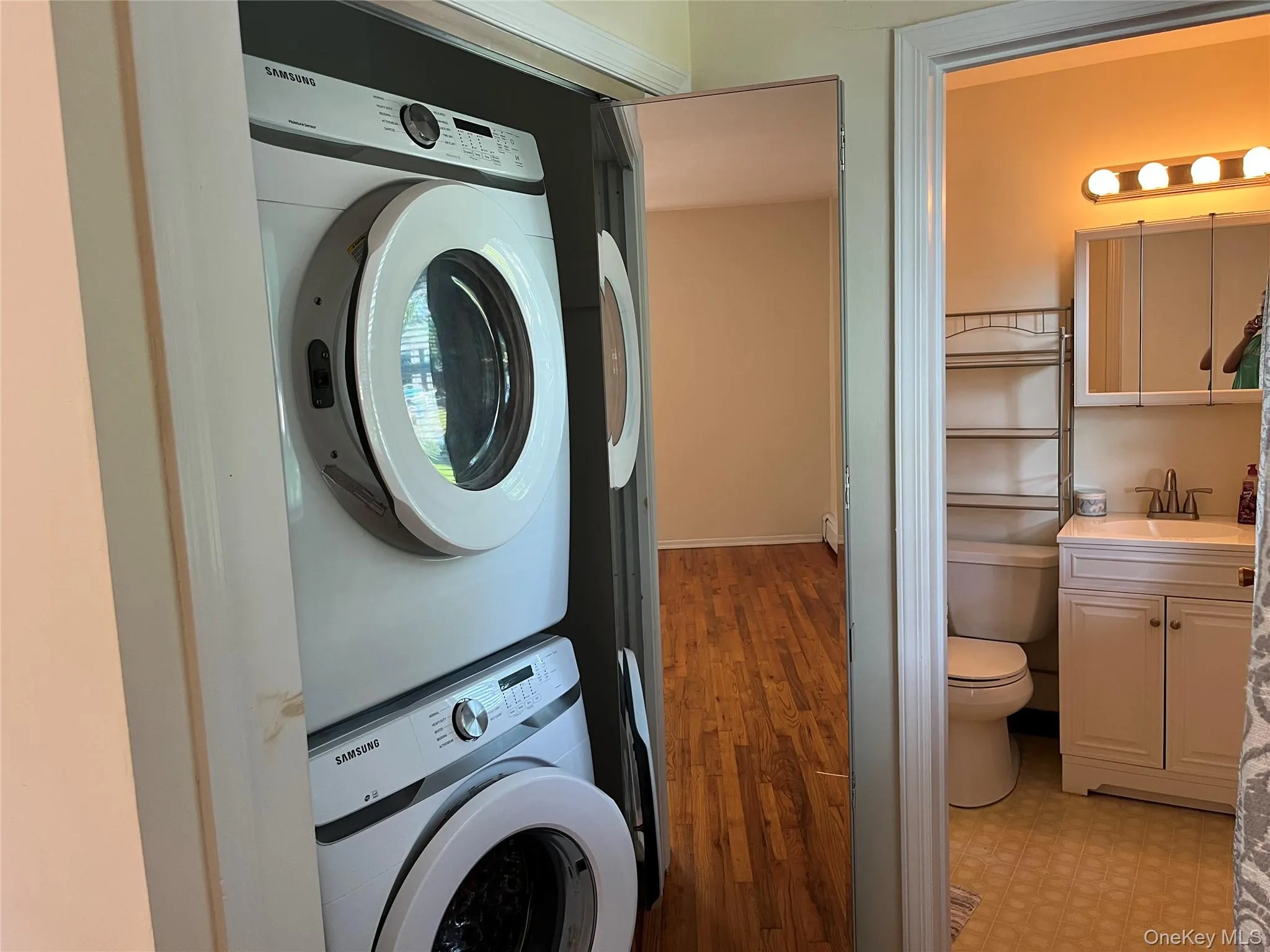 15 Cedar Street, Babylon, NY, 2 Bedrooms Bedrooms, 6 Rooms Rooms,2 BathroomsBathrooms,Residential,For Rent,Cedar,0,1026763 15 Cedar Street, Babylon, NY, 2 Bedrooms Bedrooms, 6 Rooms Rooms,2 BathroomsBathrooms,Residential,For Rent,Cedar,0,1026763