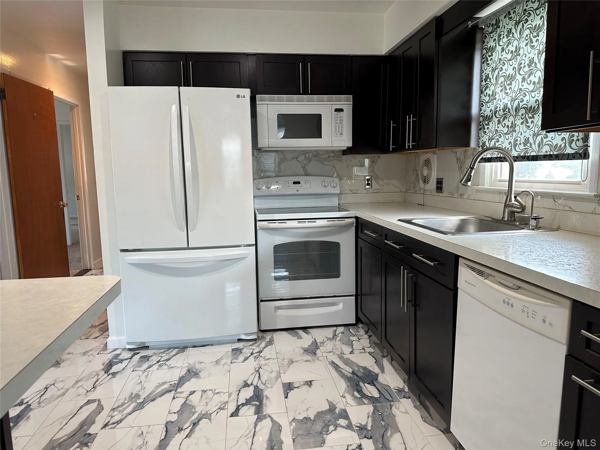345 Travis Avenue, Hempstead, NY, 3 Bedrooms Bedrooms, 6 Rooms Rooms,1 BathroomBathrooms,Residential Lease,For Rent,Travis,0,1026768 345 Travis Avenue, Hempstead, NY, 3 Bedrooms Bedrooms, 6 Rooms Rooms,1 BathroomBathrooms,Residential Lease,For Rent,Travis,0,1026768