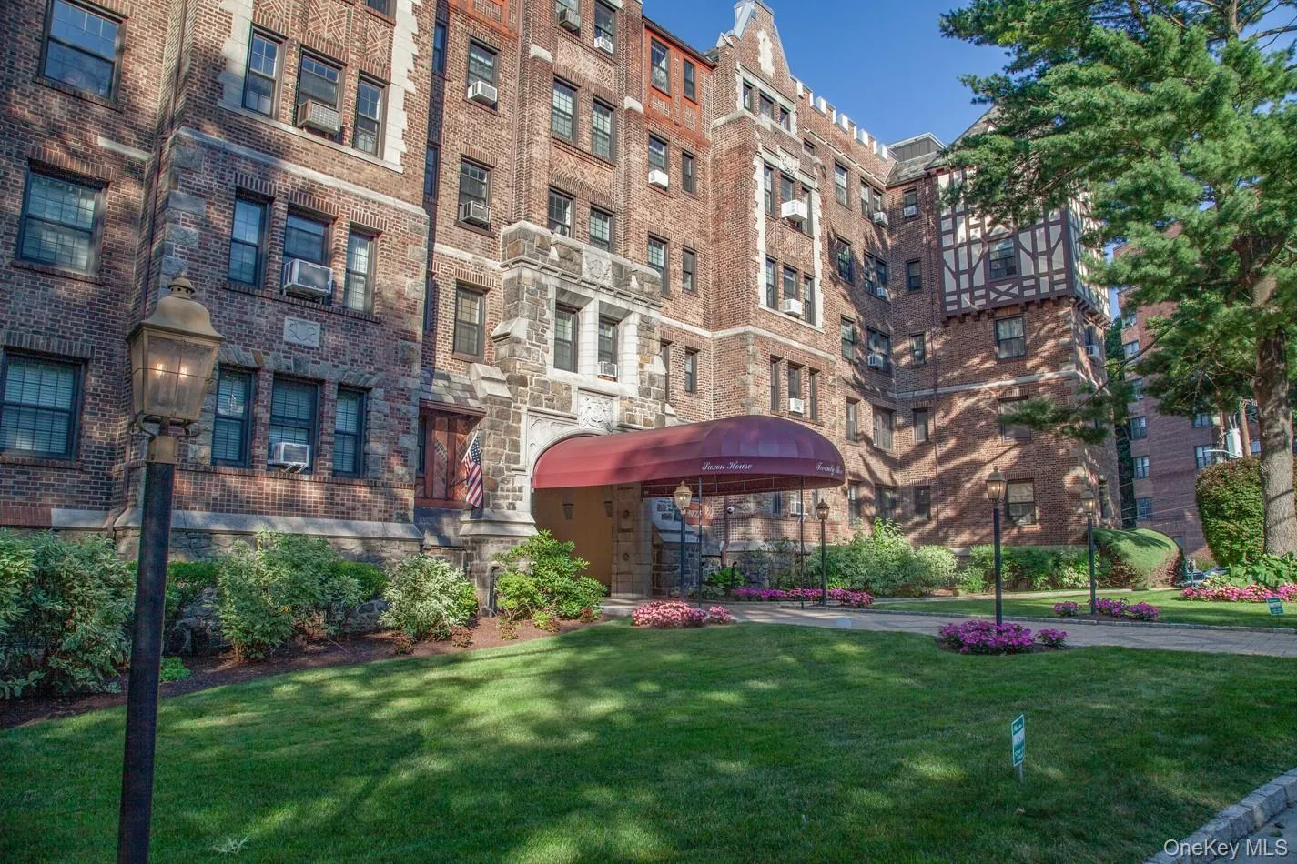 23 Old Mamaroneck Road, White Plains, NY, 1 Bedroom Bedrooms, 5 Rooms Rooms,1 BathroomBathrooms,Residential Lease,For Rent,Old Mamaroneck,0,1026769 23 Old Mamaroneck Road, White Plains, NY, 1 Bedroom Bedrooms, 5 Rooms Rooms,1 BathroomBathrooms,Residential Lease,For Rent,Old Mamaroneck,0,1026769