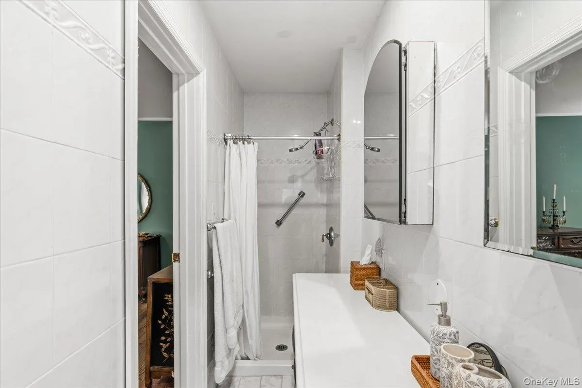 2154 Marion Avenue, Hempstead, NY, 3 Bedrooms Bedrooms, 7 Rooms Rooms,2 BathroomsBathrooms,Residential,For Rent,Marion,0,1026770 2154 Marion Avenue, Hempstead, NY, 3 Bedrooms Bedrooms, 7 Rooms Rooms,2 BathroomsBathrooms,Residential,For Rent,Marion,0,1026770