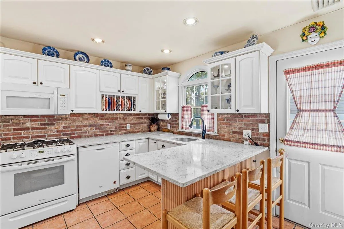 2154 Marion Avenue, Hempstead, NY, 3 Bedrooms Bedrooms, 7 Rooms Rooms,2 BathroomsBathrooms,Residential,For Rent,Marion,0,1026770 2154 Marion Avenue, Hempstead, NY, 3 Bedrooms Bedrooms, 7 Rooms Rooms,2 BathroomsBathrooms,Residential,For Rent,Marion,0,1026770