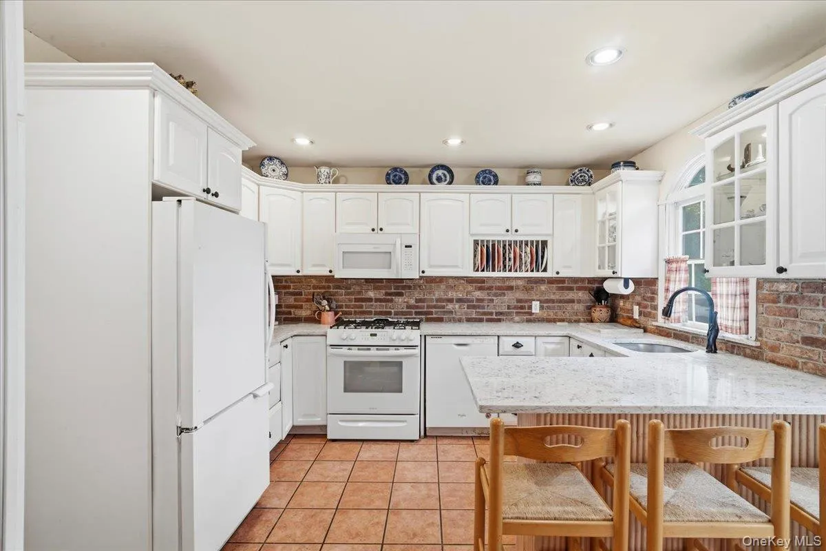 2154 Marion Avenue, Hempstead, NY, 3 Bedrooms Bedrooms, 7 Rooms Rooms,2 BathroomsBathrooms,Residential,For Rent,Marion,0,1026770 2154 Marion Avenue, Hempstead, NY, 3 Bedrooms Bedrooms, 7 Rooms Rooms,2 BathroomsBathrooms,Residential,For Rent,Marion,0,1026770