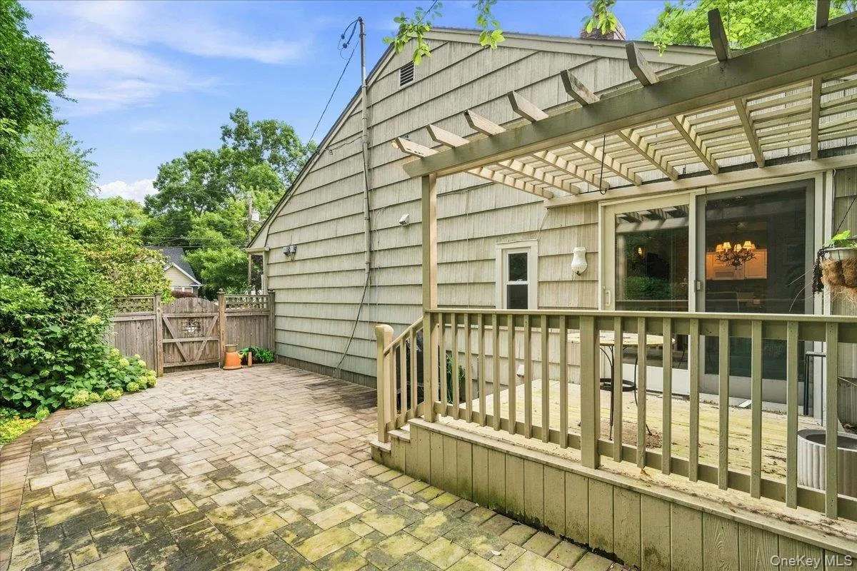 2154 Marion Avenue, Hempstead, NY, 3 Bedrooms Bedrooms, 7 Rooms Rooms,2 BathroomsBathrooms,Residential,For Rent,Marion,0,1026770 2154 Marion Avenue, Hempstead, NY, 3 Bedrooms Bedrooms, 7 Rooms Rooms,2 BathroomsBathrooms,Residential,For Rent,Marion,0,1026770
