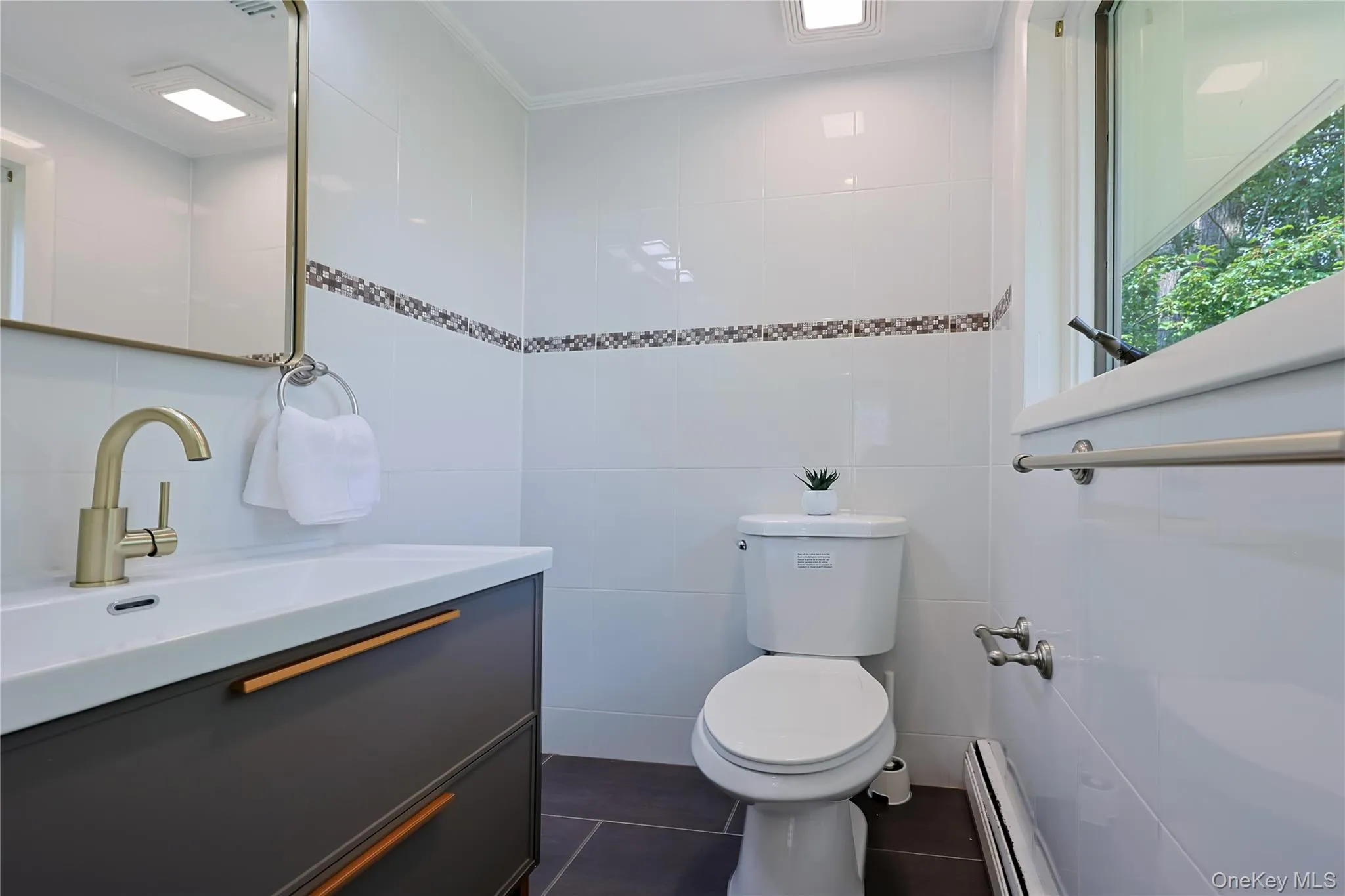 119 Harrow Lane, North Hempstead, NY, 4 Bedrooms Bedrooms, 7 Rooms Rooms,3 BathroomsBathrooms,Residential,For Rent,Harrow,0,1026782 119 Harrow Lane, North Hempstead, NY, 4 Bedrooms Bedrooms, 7 Rooms Rooms,3 BathroomsBathrooms,Residential,For Rent,Harrow,0,1026782