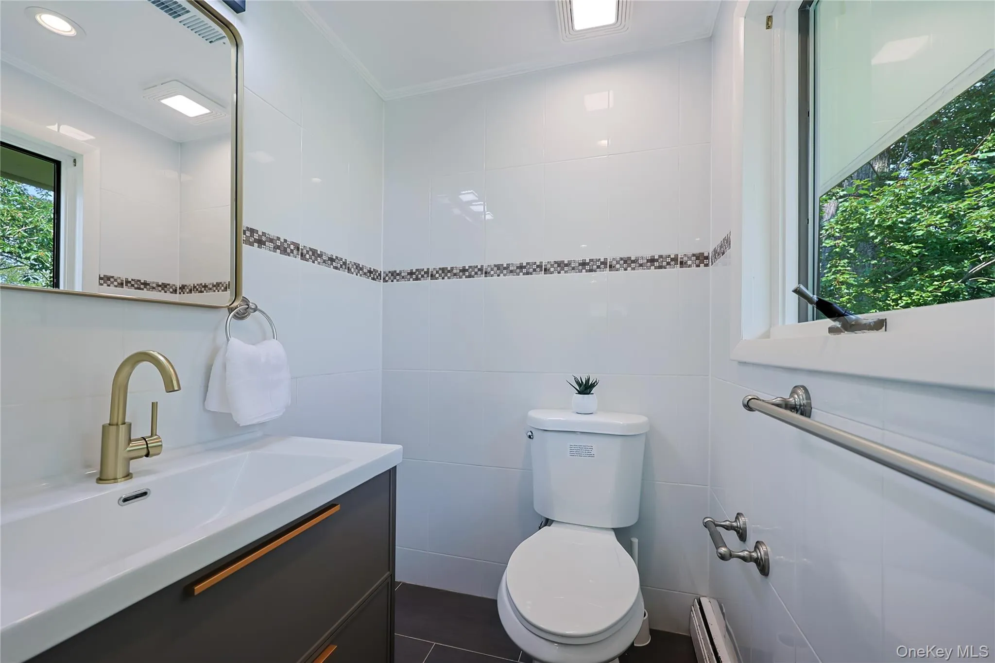 119 Harrow Lane, North Hempstead, NY, 4 Bedrooms Bedrooms, 7 Rooms Rooms,3 BathroomsBathrooms,Residential,For Rent,Harrow,0,1026782 119 Harrow Lane, North Hempstead, NY, 4 Bedrooms Bedrooms, 7 Rooms Rooms,3 BathroomsBathrooms,Residential,For Rent,Harrow,0,1026782