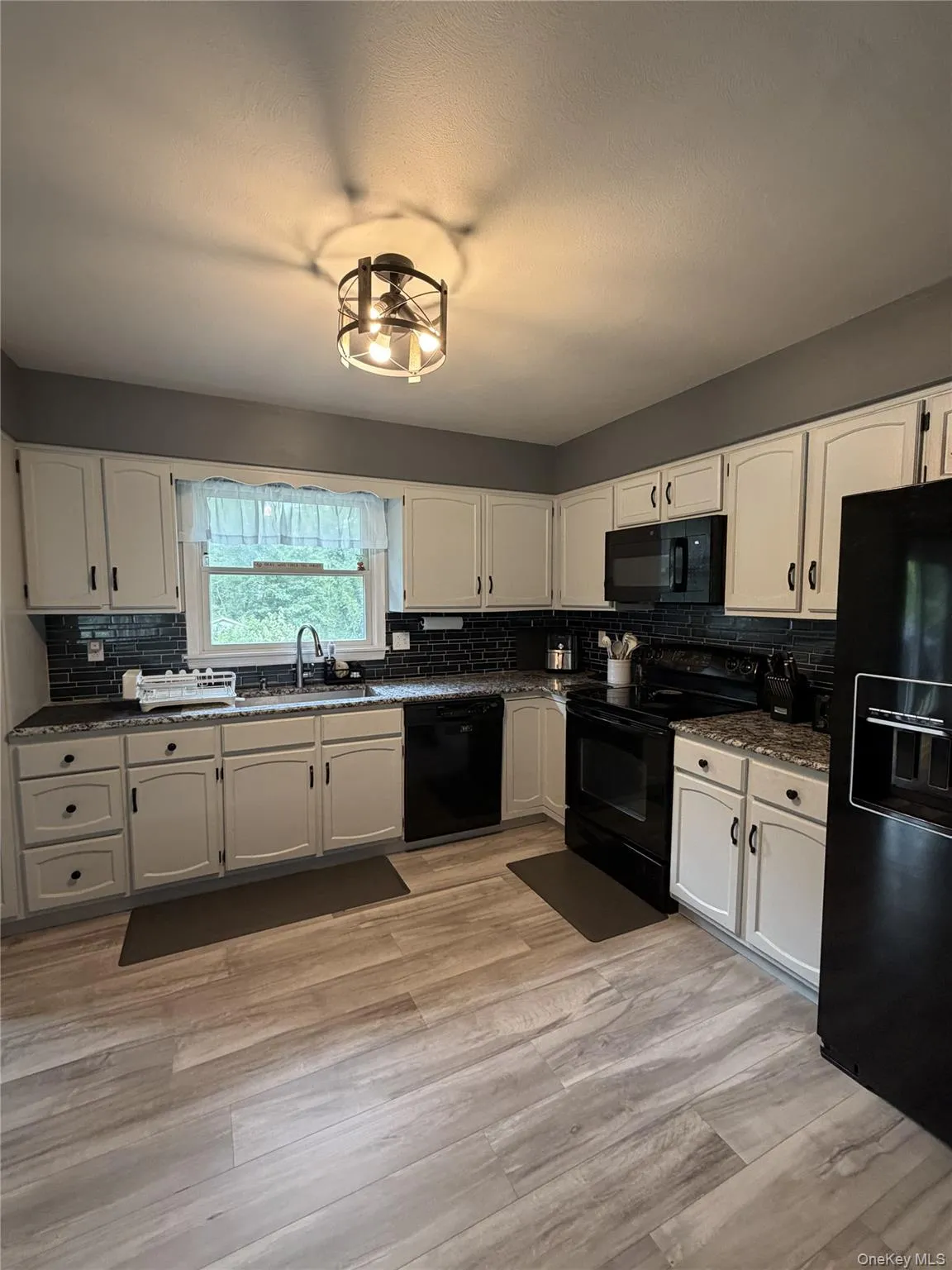 20 Lenart Place, East Fishkill, NY, 3 Bedrooms Bedrooms, 3 Rooms Rooms,2 BathroomsBathrooms,Residential,For Rent,Lenart,0,1026788 20 Lenart Place, East Fishkill, NY, 3 Bedrooms Bedrooms, 3 Rooms Rooms,2 BathroomsBathrooms,Residential,For Rent,Lenart,0,1026788