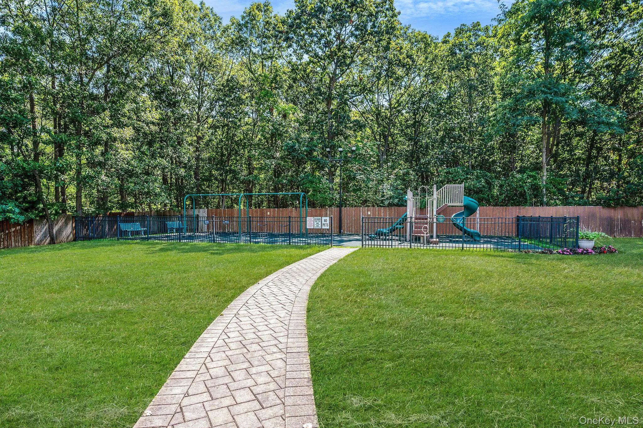 460 Old Town Road, Brookhaven, NY, 2 Bedrooms Bedrooms, 5 Rooms Rooms,1 BathroomBathrooms,Residential,For Rent,Old Town,0,1026789 460 Old Town Road, Brookhaven, NY, 2 Bedrooms Bedrooms, 5 Rooms Rooms,1 BathroomBathrooms,Residential,For Rent,Old Town,0,1026789
