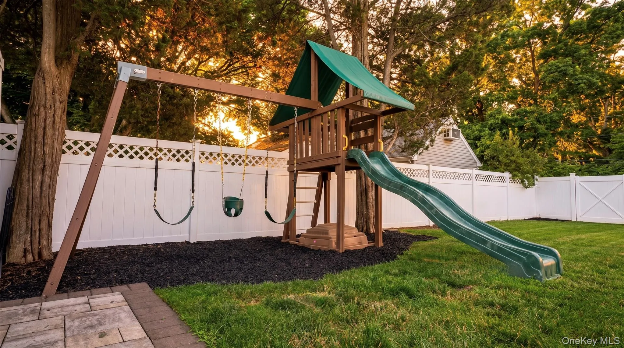 520 Riverside Avenue, Oyster Bay, NY, 3 Bedrooms Bedrooms, 7 Rooms Rooms,2 BathroomsBathrooms,Residential,For Rent,Riverside,0,1026794 520 Riverside Avenue, Oyster Bay, NY, 3 Bedrooms Bedrooms, 7 Rooms Rooms,2 BathroomsBathrooms,Residential,For Rent,Riverside,0,1026794