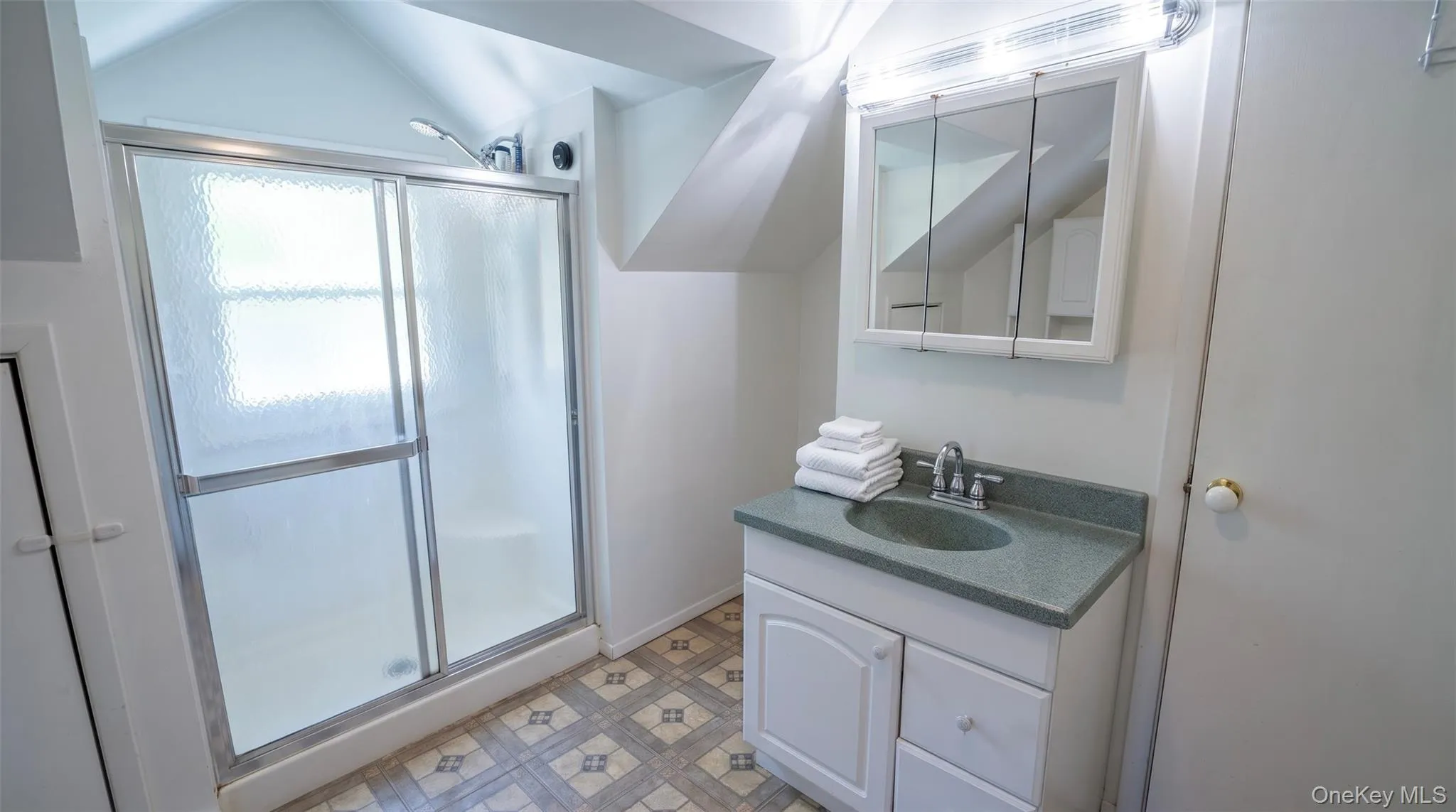 520 Riverside Avenue, Oyster Bay, NY, 3 Bedrooms Bedrooms, 7 Rooms Rooms,2 BathroomsBathrooms,Residential,For Rent,Riverside,0,1026794 520 Riverside Avenue, Oyster Bay, NY, 3 Bedrooms Bedrooms, 7 Rooms Rooms,2 BathroomsBathrooms,Residential,For Rent,Riverside,0,1026794