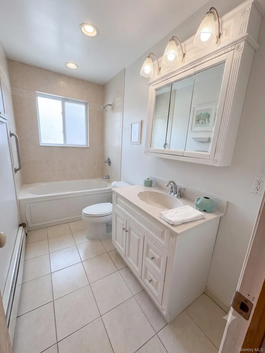 73 Cherokee Avenue, Islip, NY, 4 Bedrooms Bedrooms, 8 Rooms Rooms,2 BathroomsBathrooms,Residential,For Rent,Cherokee,0,1026795 73 Cherokee Avenue, Islip, NY, 4 Bedrooms Bedrooms, 8 Rooms Rooms,2 BathroomsBathrooms,Residential,For Rent,Cherokee,0,1026795