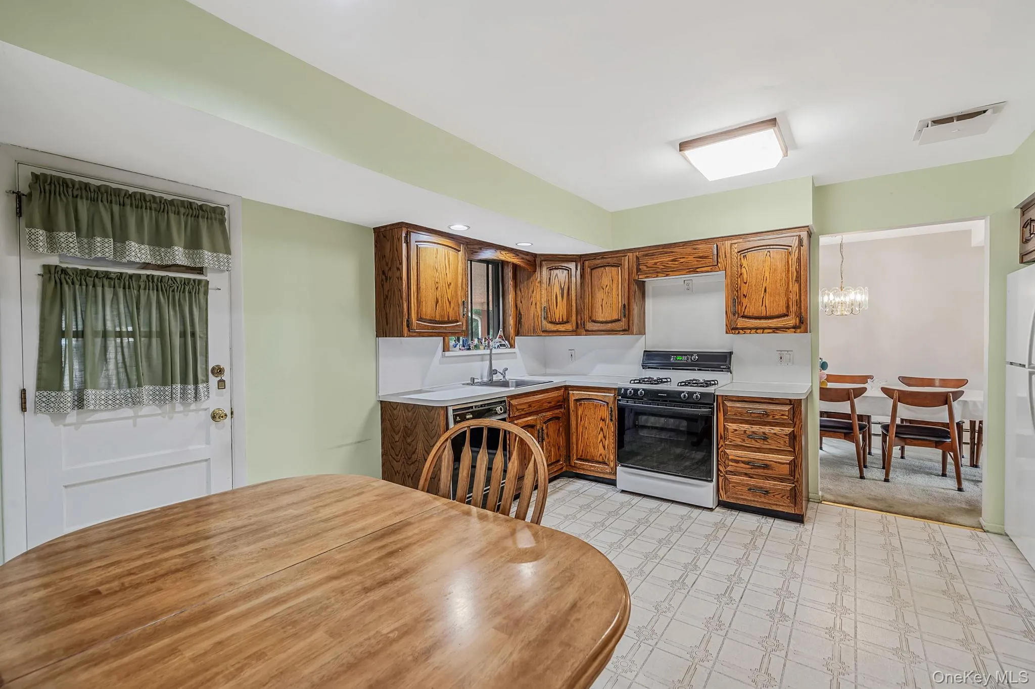 15 Buhl Lane, Huntington, NY, 4 Bedrooms Bedrooms, 9 Rooms Rooms,1 BathroomBathrooms,Residential,For Rent,Buhl,0,1026798 15 Buhl Lane, Huntington, NY, 4 Bedrooms Bedrooms, 9 Rooms Rooms,1 BathroomBathrooms,Residential,For Rent,Buhl,0,1026798