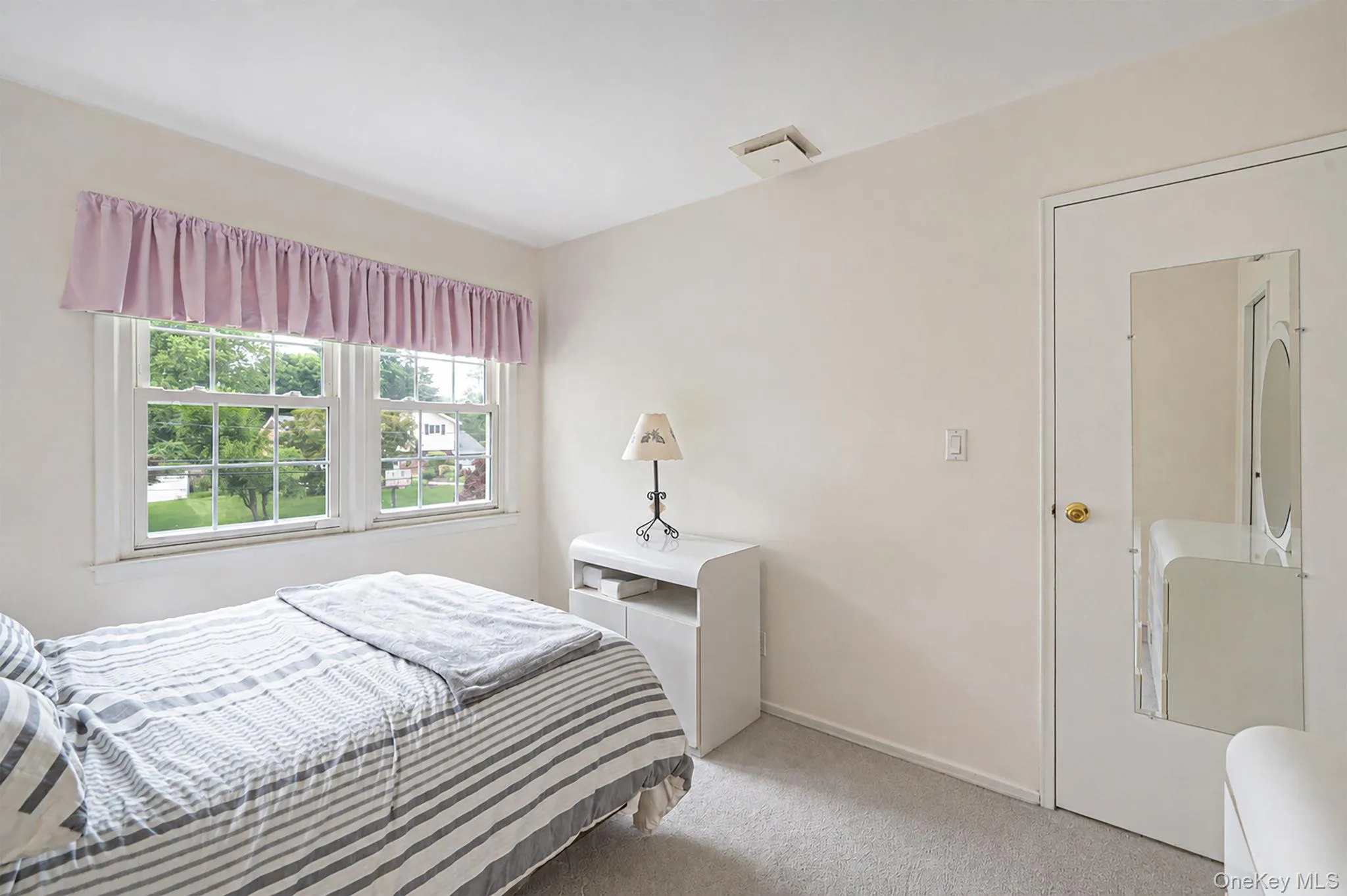 15 Buhl Lane, Huntington, NY, 4 Bedrooms Bedrooms, 9 Rooms Rooms,1 BathroomBathrooms,Residential,For Rent,Buhl,0,1026798 15 Buhl Lane, Huntington, NY, 4 Bedrooms Bedrooms, 9 Rooms Rooms,1 BathroomBathrooms,Residential,For Rent,Buhl,0,1026798