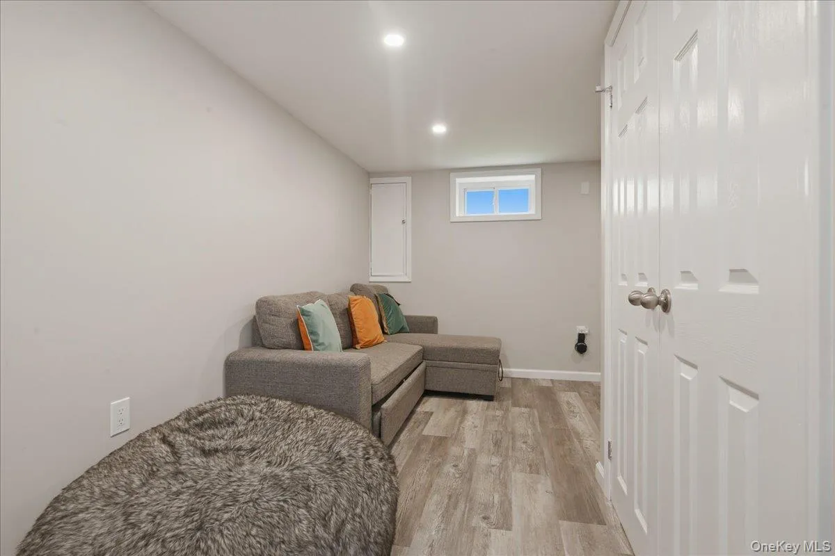 48 Poplar Street, Hempstead, NY, 4 Bedrooms Bedrooms, 8 Rooms Rooms,2 BathroomsBathrooms,Residential,For Rent,Poplar,0,1026802 48 Poplar Street, Hempstead, NY, 4 Bedrooms Bedrooms, 8 Rooms Rooms,2 BathroomsBathrooms,Residential,For Rent,Poplar,0,1026802