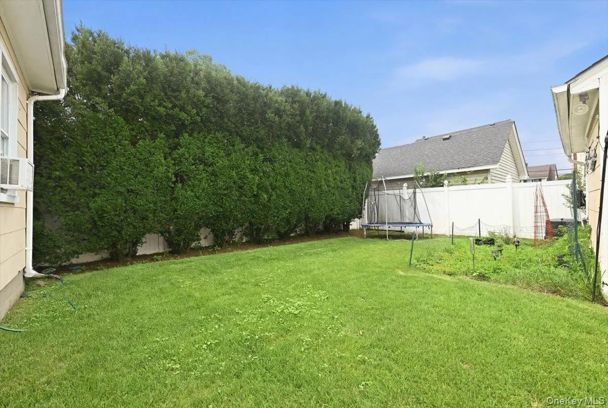 48 Poplar Street, Hempstead, NY, 4 Bedrooms Bedrooms, 8 Rooms Rooms,2 BathroomsBathrooms,Residential,For Rent,Poplar,0,1026802 48 Poplar Street, Hempstead, NY, 4 Bedrooms Bedrooms, 8 Rooms Rooms,2 BathroomsBathrooms,Residential,For Rent,Poplar,0,1026802