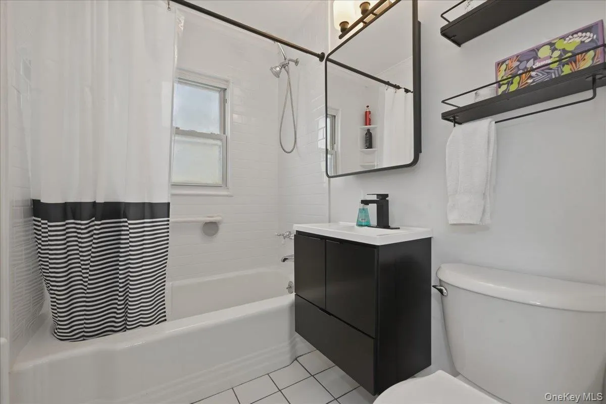 48 Poplar Street, Hempstead, NY, 4 Bedrooms Bedrooms, 8 Rooms Rooms,2 BathroomsBathrooms,Residential,For Rent,Poplar,0,1026802 48 Poplar Street, Hempstead, NY, 4 Bedrooms Bedrooms, 8 Rooms Rooms,2 BathroomsBathrooms,Residential,For Rent,Poplar,0,1026802