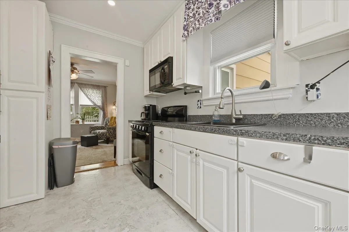 48 Poplar Street, Hempstead, NY, 4 Bedrooms Bedrooms, 8 Rooms Rooms,2 BathroomsBathrooms,Residential,For Rent,Poplar,0,1026802 48 Poplar Street, Hempstead, NY, 4 Bedrooms Bedrooms, 8 Rooms Rooms,2 BathroomsBathrooms,Residential,For Rent,Poplar,0,1026802
