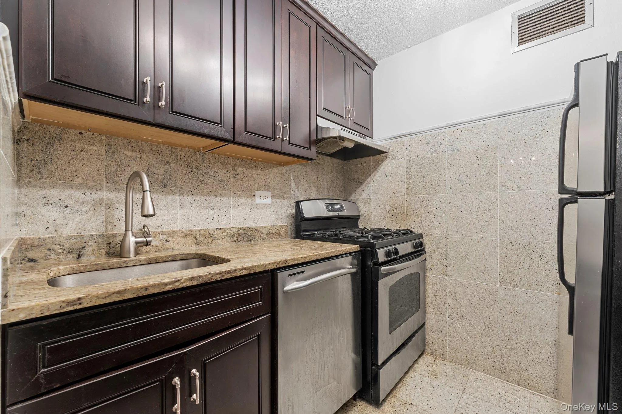 4140 Union Street, New York, NY, 2 Bedrooms Bedrooms, 7 Rooms Rooms,2 BathroomsBathrooms,Residential,For Rent,Union,0,1026805 4140 Union Street, New York, NY, 2 Bedrooms Bedrooms, 7 Rooms Rooms,2 BathroomsBathrooms,Residential,For Rent,Union,0,1026805