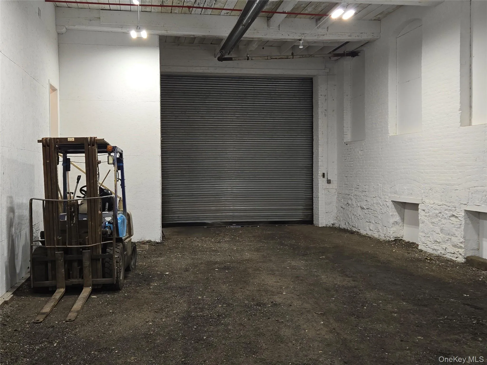 Common Area Loading Entrance 14'3" High x 15' Wide Common Area Loading Entrance 14'3" High x 15' Wide
