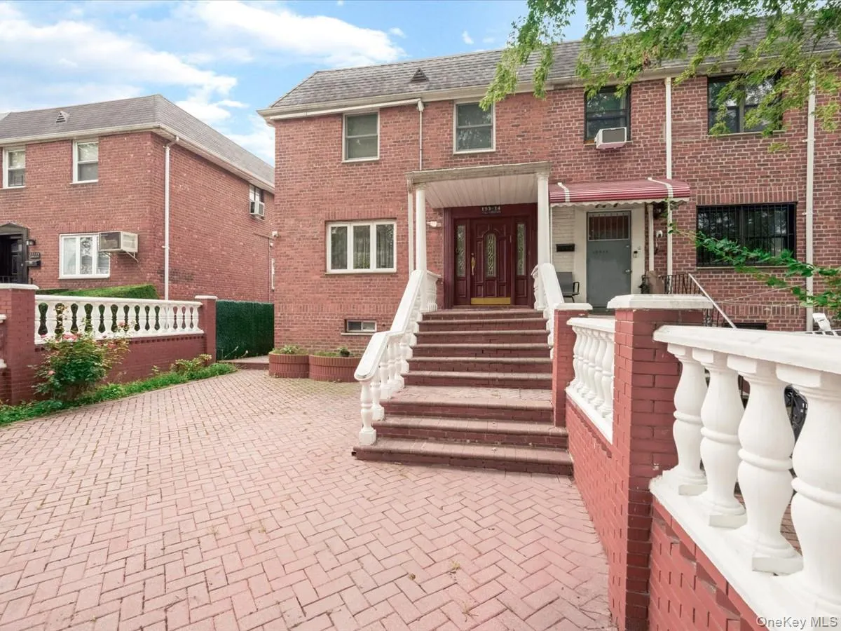 15314 76th Road, New York, NY, 3 Bedrooms Bedrooms, 6 Rooms Rooms,1 BathroomBathrooms,Residential,For Rent,76th,0,1026817 15314 76th Road, New York, NY, 3 Bedrooms Bedrooms, 6 Rooms Rooms,1 BathroomBathrooms,Residential,For Rent,76th,0,1026817