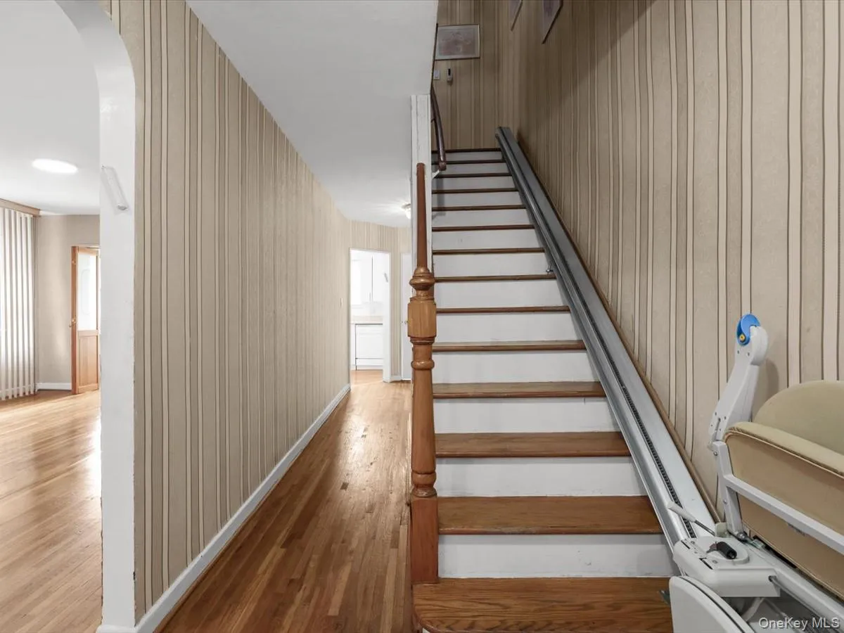15314 76th Road, New York, NY, 3 Bedrooms Bedrooms, 6 Rooms Rooms,1 BathroomBathrooms,Residential,For Rent,76th,0,1026817 15314 76th Road, New York, NY, 3 Bedrooms Bedrooms, 6 Rooms Rooms,1 BathroomBathrooms,Residential,For Rent,76th,0,1026817