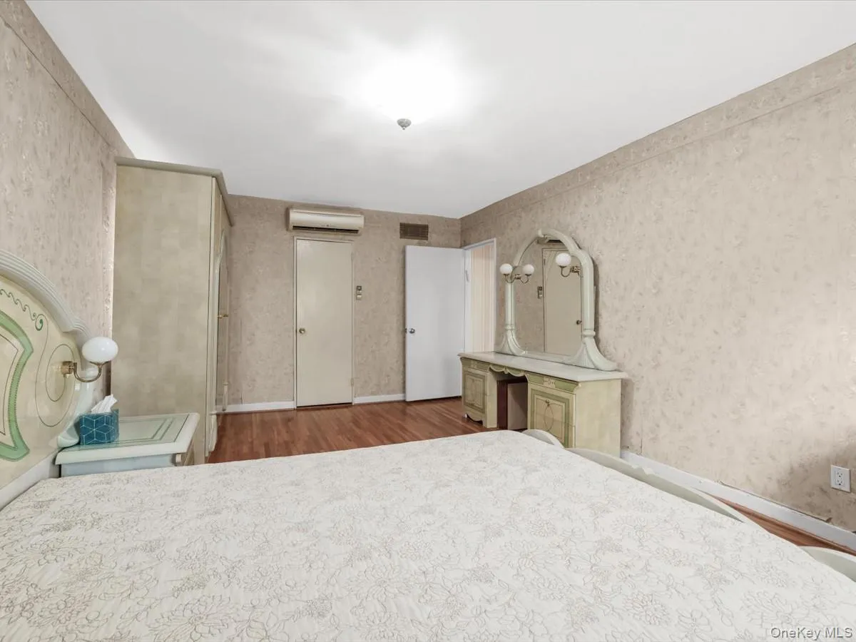 15314 76th Road, New York, NY, 3 Bedrooms Bedrooms, 6 Rooms Rooms,1 BathroomBathrooms,Residential,For Rent,76th,0,1026817 15314 76th Road, New York, NY, 3 Bedrooms Bedrooms, 6 Rooms Rooms,1 BathroomBathrooms,Residential,For Rent,76th,0,1026817