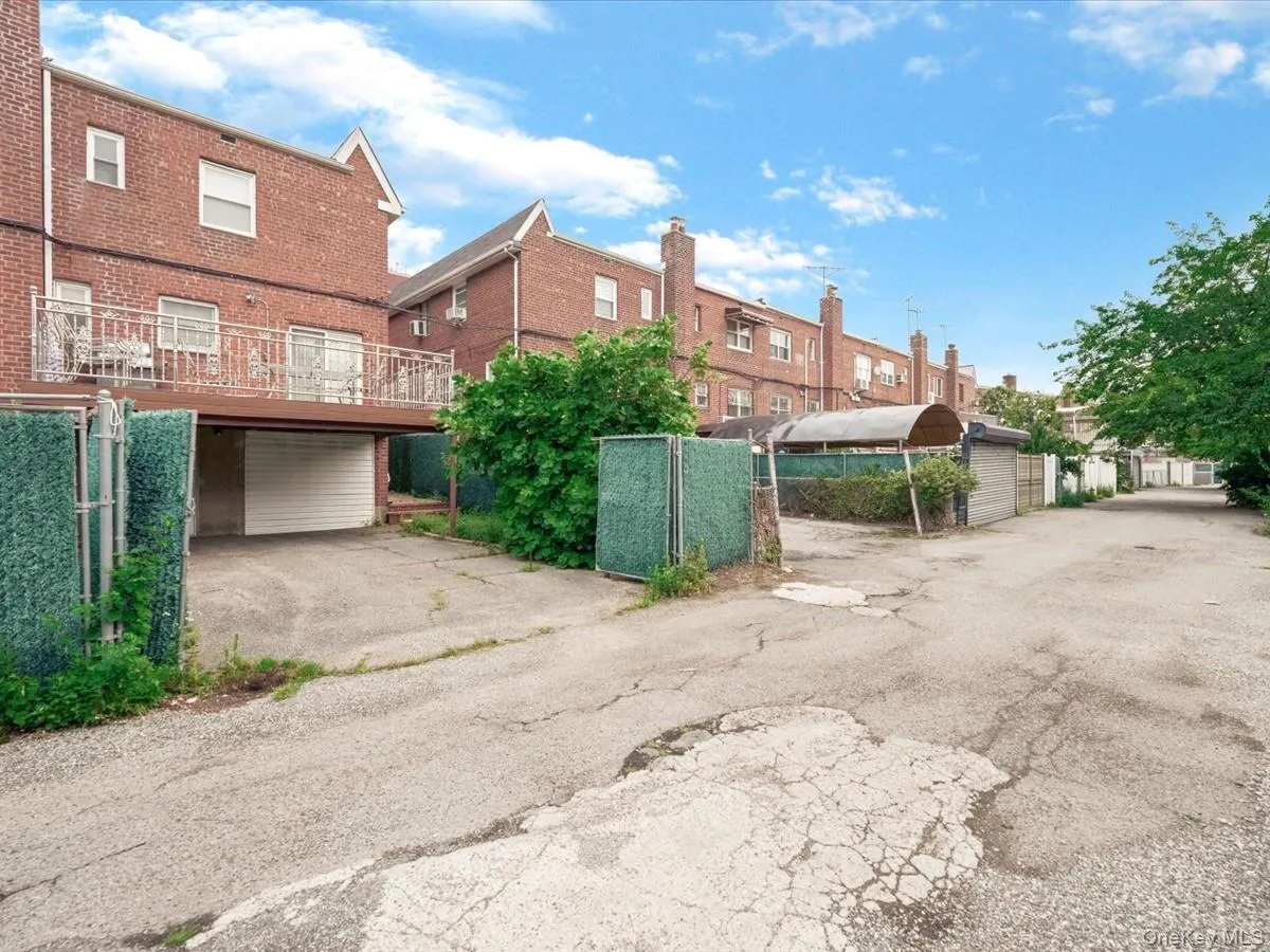 15314 76th Road, New York, NY, 3 Bedrooms Bedrooms, 6 Rooms Rooms,1 BathroomBathrooms,Residential,For Rent,76th,0,1026817 15314 76th Road, New York, NY, 3 Bedrooms Bedrooms, 6 Rooms Rooms,1 BathroomBathrooms,Residential,For Rent,76th,0,1026817