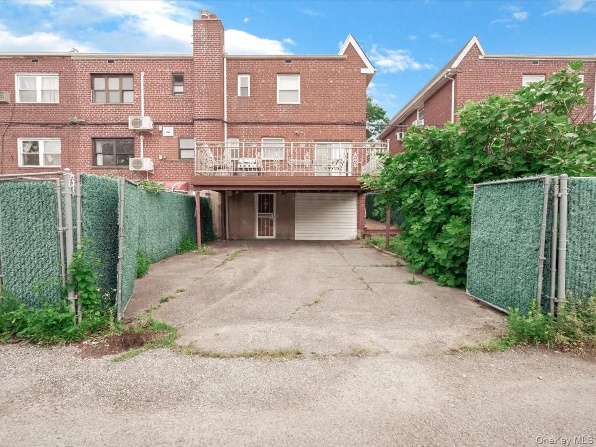 15314 76th Road, New York, NY, 3 Bedrooms Bedrooms, 6 Rooms Rooms,1 BathroomBathrooms,Residential,For Rent,76th,0,1026817 15314 76th Road, New York, NY, 3 Bedrooms Bedrooms, 6 Rooms Rooms,1 BathroomBathrooms,Residential,For Rent,76th,0,1026817