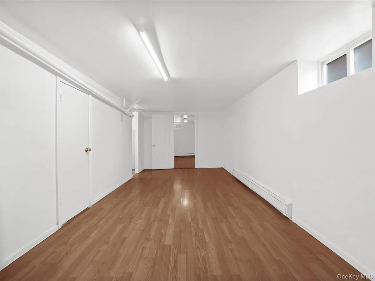 15314 76th Road, New York, NY, 3 Bedrooms Bedrooms, 6 Rooms Rooms,1 BathroomBathrooms,Residential,For Rent,76th,0,1026817 15314 76th Road, New York, NY, 3 Bedrooms Bedrooms, 6 Rooms Rooms,1 BathroomBathrooms,Residential,For Rent,76th,0,1026817
