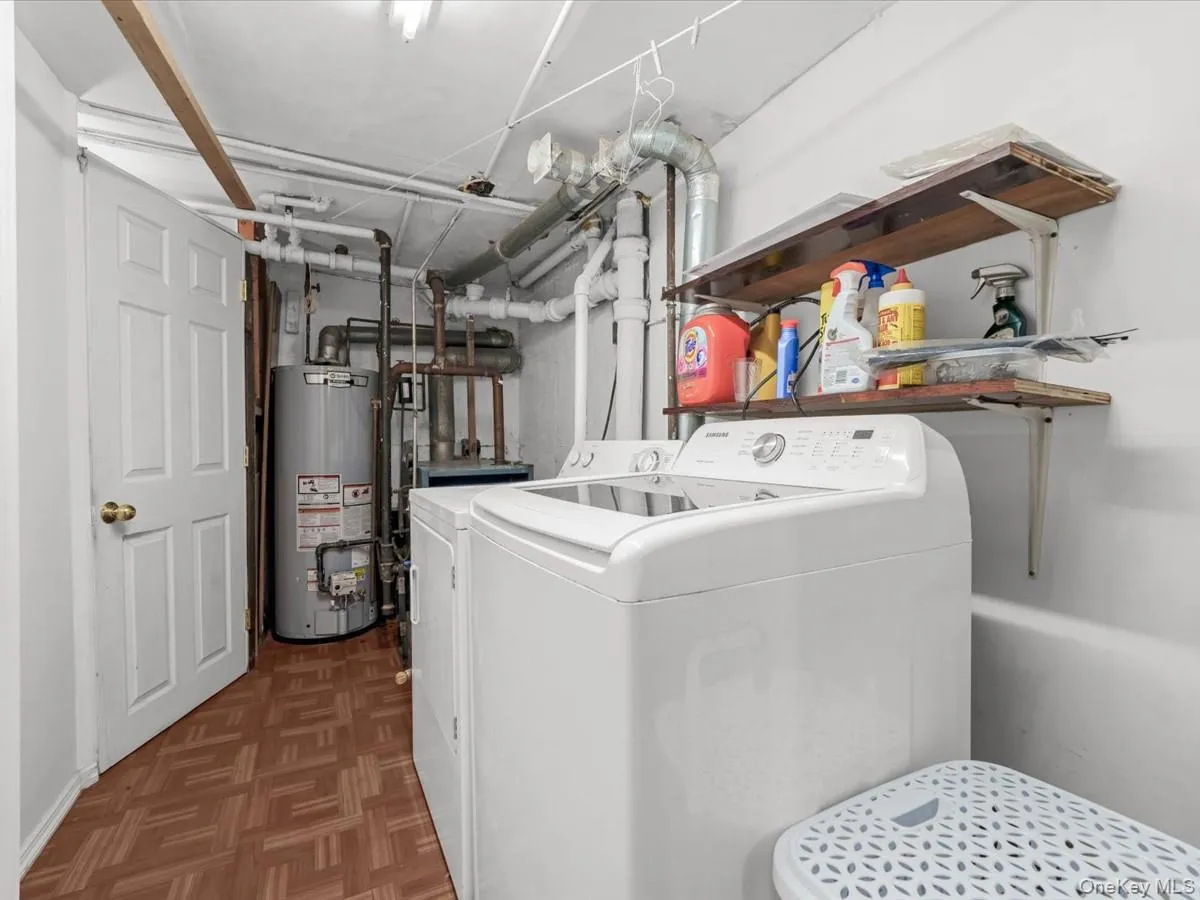 15314 76th Road, New York, NY, 3 Bedrooms Bedrooms, 6 Rooms Rooms,1 BathroomBathrooms,Residential,For Rent,76th,0,1026817 15314 76th Road, New York, NY, 3 Bedrooms Bedrooms, 6 Rooms Rooms,1 BathroomBathrooms,Residential,For Rent,76th,0,1026817