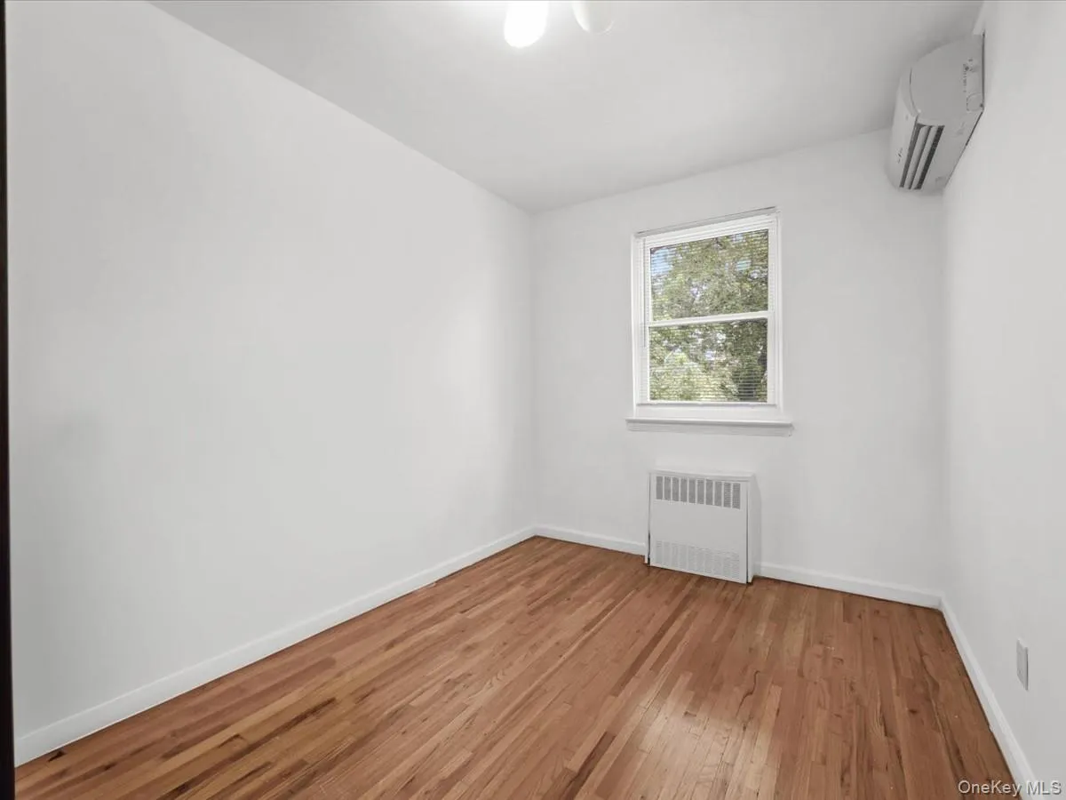15314 76th Road, New York, NY, 3 Bedrooms Bedrooms, 6 Rooms Rooms,1 BathroomBathrooms,Residential,For Rent,76th,0,1026817 15314 76th Road, New York, NY, 3 Bedrooms Bedrooms, 6 Rooms Rooms,1 BathroomBathrooms,Residential,For Rent,76th,0,1026817