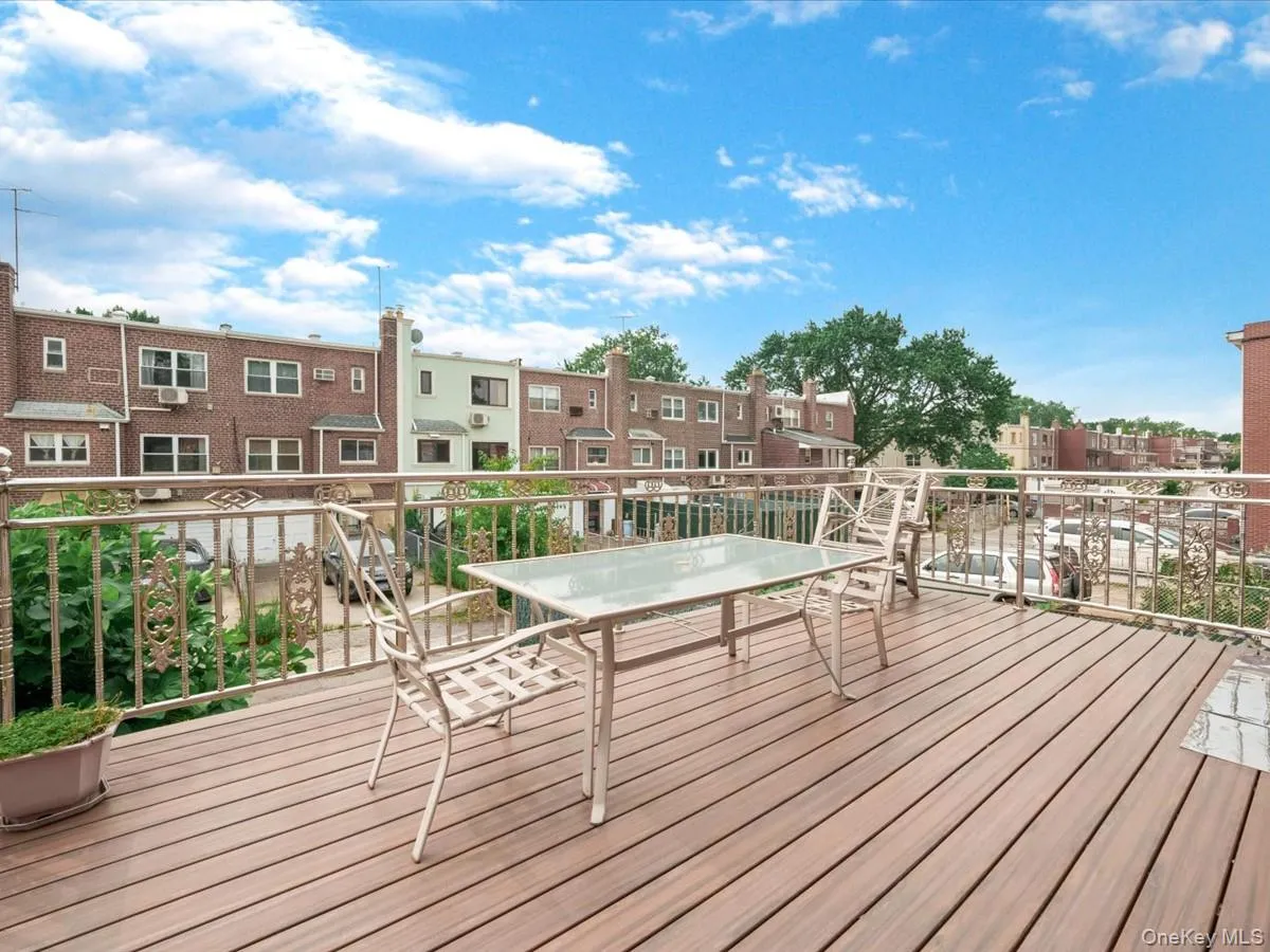 15314 76th Road, New York, NY, 3 Bedrooms Bedrooms, 6 Rooms Rooms,1 BathroomBathrooms,Residential,For Rent,76th,0,1026817 15314 76th Road, New York, NY, 3 Bedrooms Bedrooms, 6 Rooms Rooms,1 BathroomBathrooms,Residential,For Rent,76th,0,1026817