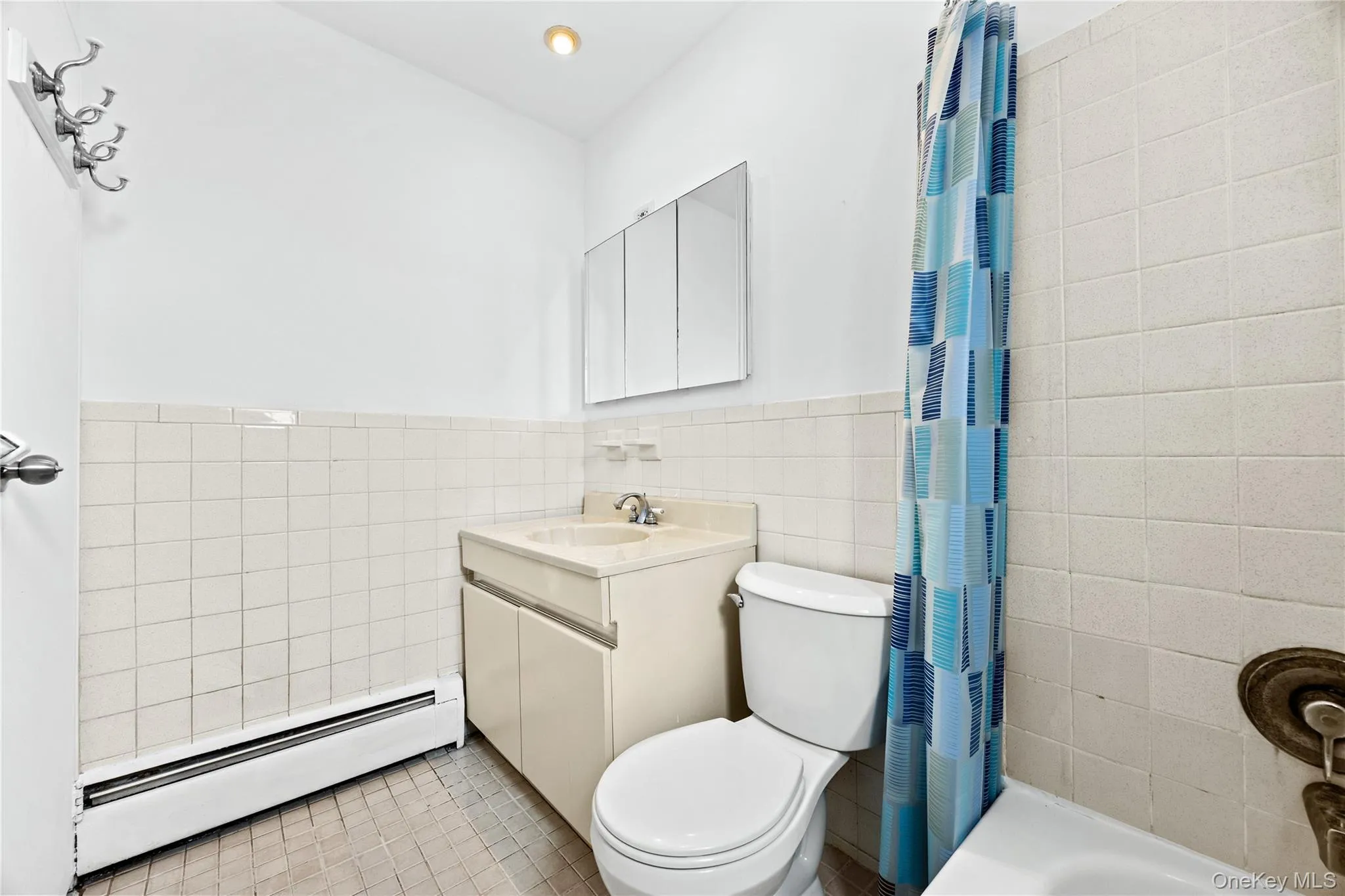 212 Westend Avenue, Hempstead, NY, 1 Bedroom Bedrooms, 3 Rooms Rooms,1 BathroomBathrooms,Residential,For Rent,Westend,0,1026818 212 Westend Avenue, Hempstead, NY, 1 Bedroom Bedrooms, 3 Rooms Rooms,1 BathroomBathrooms,Residential,For Rent,Westend,0,1026818