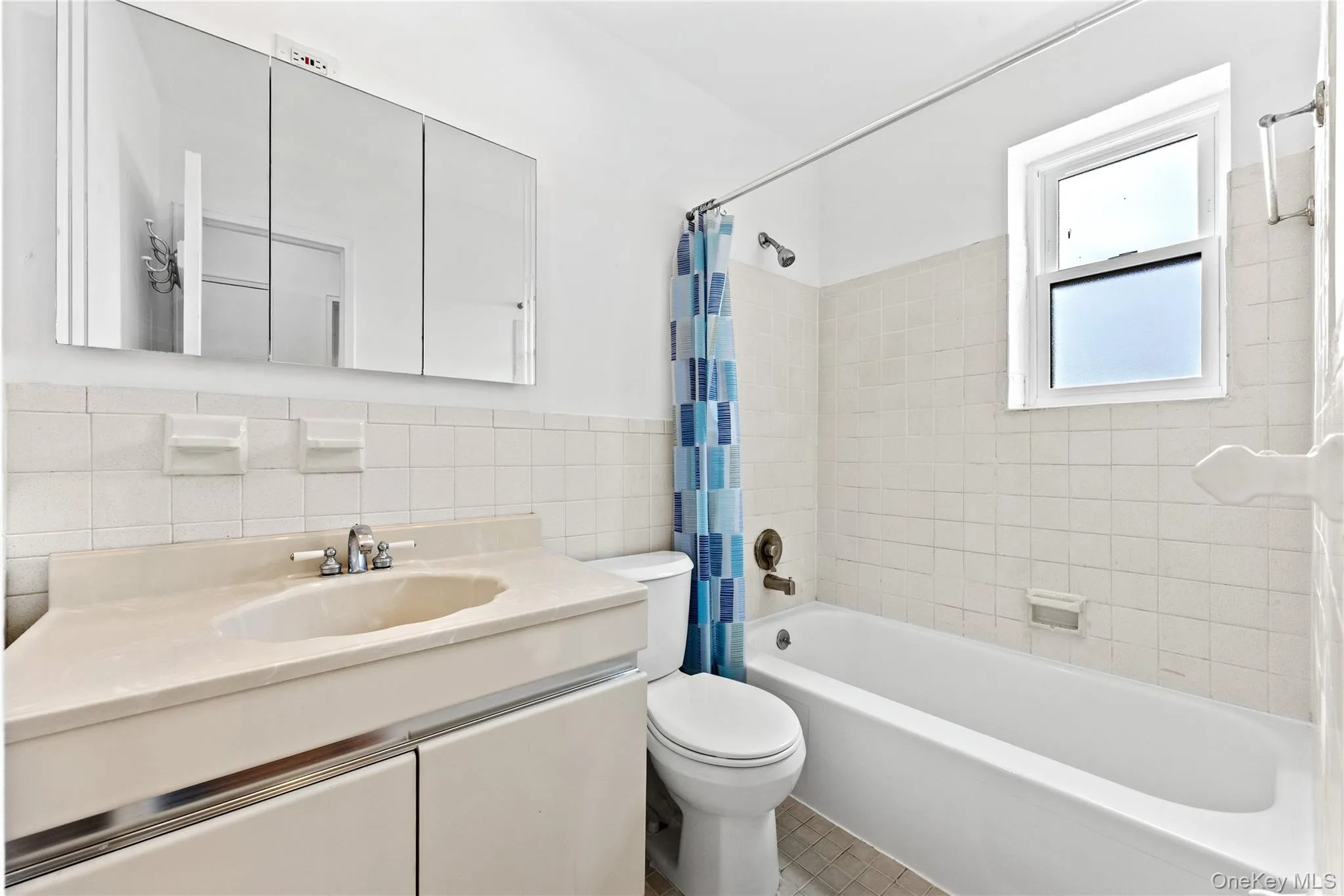 212 Westend Avenue, Hempstead, NY, 1 Bedroom Bedrooms, 3 Rooms Rooms,1 BathroomBathrooms,Residential,For Rent,Westend,0,1026818 212 Westend Avenue, Hempstead, NY, 1 Bedroom Bedrooms, 3 Rooms Rooms,1 BathroomBathrooms,Residential,For Rent,Westend,0,1026818