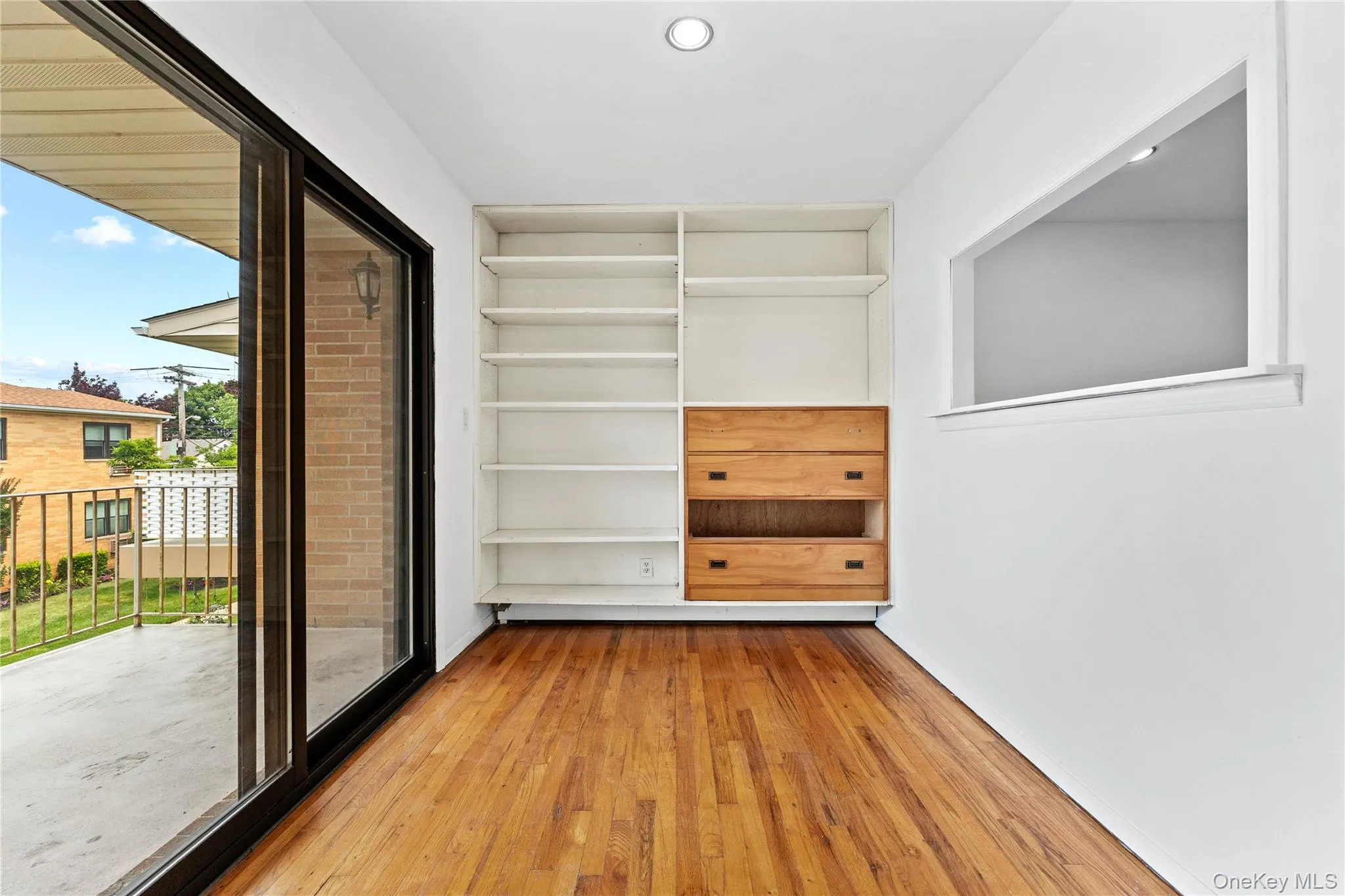 212 Westend Avenue, Hempstead, NY, 1 Bedroom Bedrooms, 3 Rooms Rooms,1 BathroomBathrooms,Residential,For Rent,Westend,0,1026818 212 Westend Avenue, Hempstead, NY, 1 Bedroom Bedrooms, 3 Rooms Rooms,1 BathroomBathrooms,Residential,For Rent,Westend,0,1026818