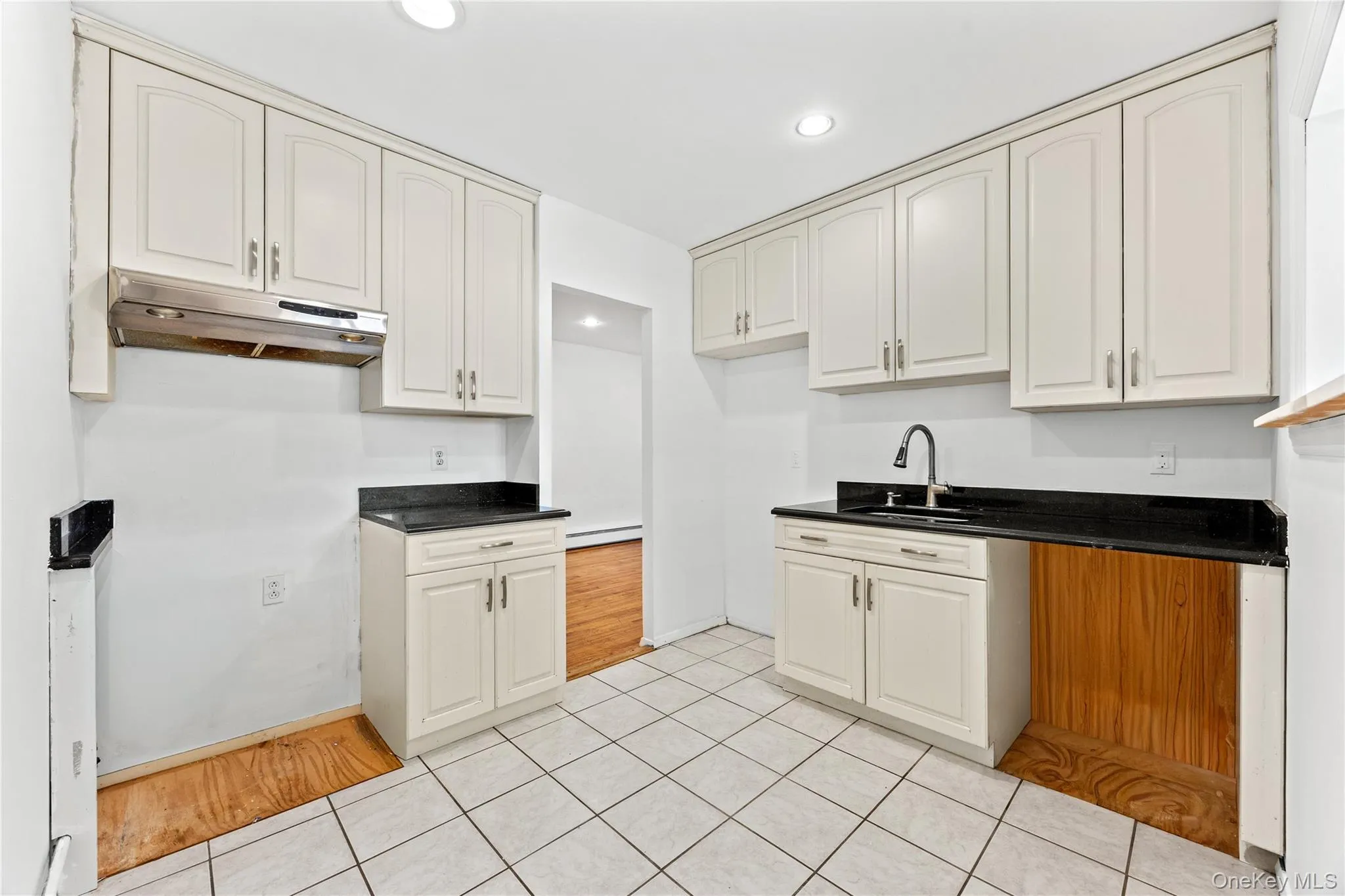 212 Westend Avenue, Hempstead, NY, 1 Bedroom Bedrooms, 3 Rooms Rooms,1 BathroomBathrooms,Residential,For Rent,Westend,0,1026818 212 Westend Avenue, Hempstead, NY, 1 Bedroom Bedrooms, 3 Rooms Rooms,1 BathroomBathrooms,Residential,For Rent,Westend,0,1026818