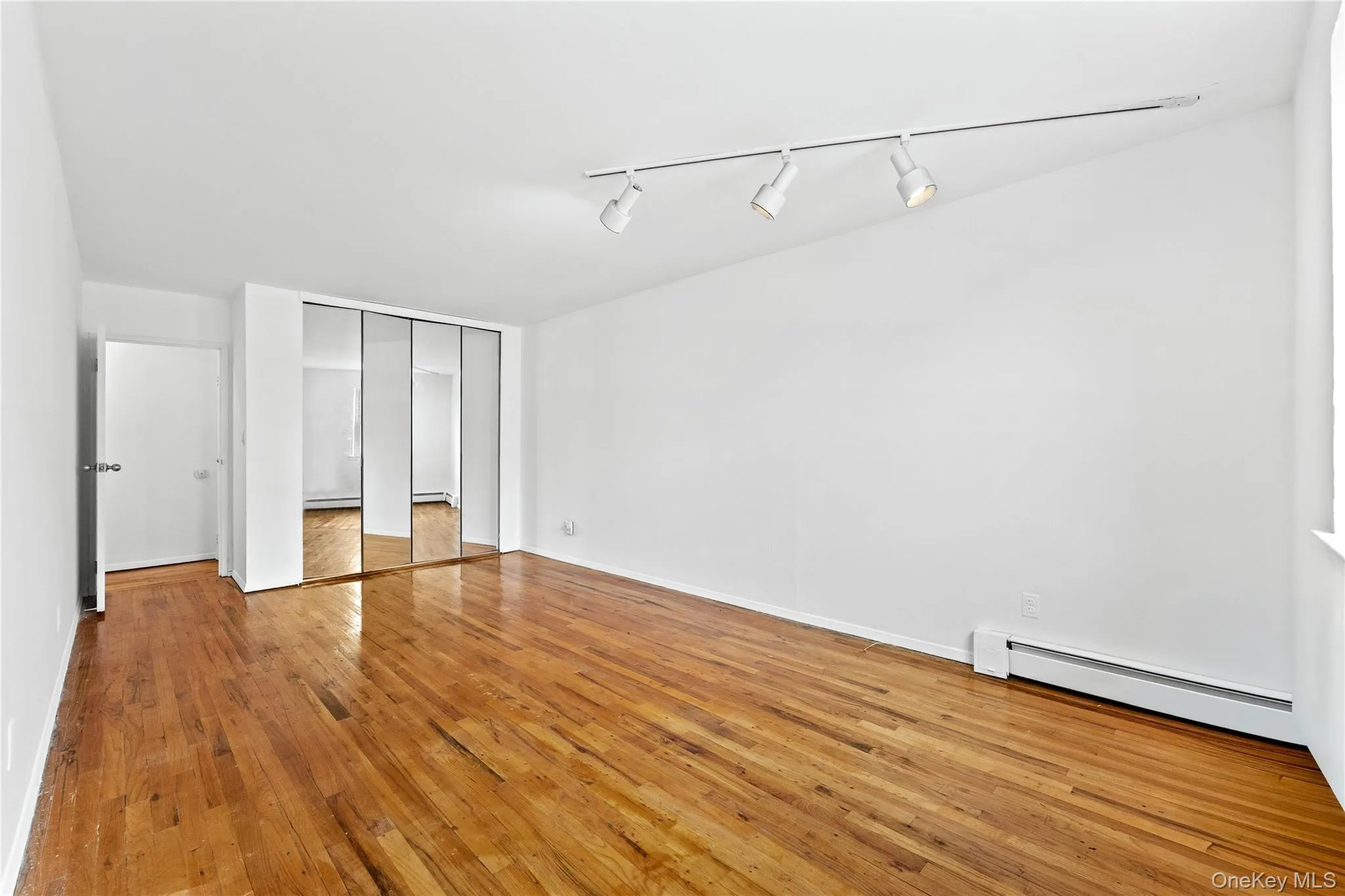 212 Westend Avenue, Hempstead, NY, 1 Bedroom Bedrooms, 3 Rooms Rooms,1 BathroomBathrooms,Residential,For Rent,Westend,0,1026818 212 Westend Avenue, Hempstead, NY, 1 Bedroom Bedrooms, 3 Rooms Rooms,1 BathroomBathrooms,Residential,For Rent,Westend,0,1026818