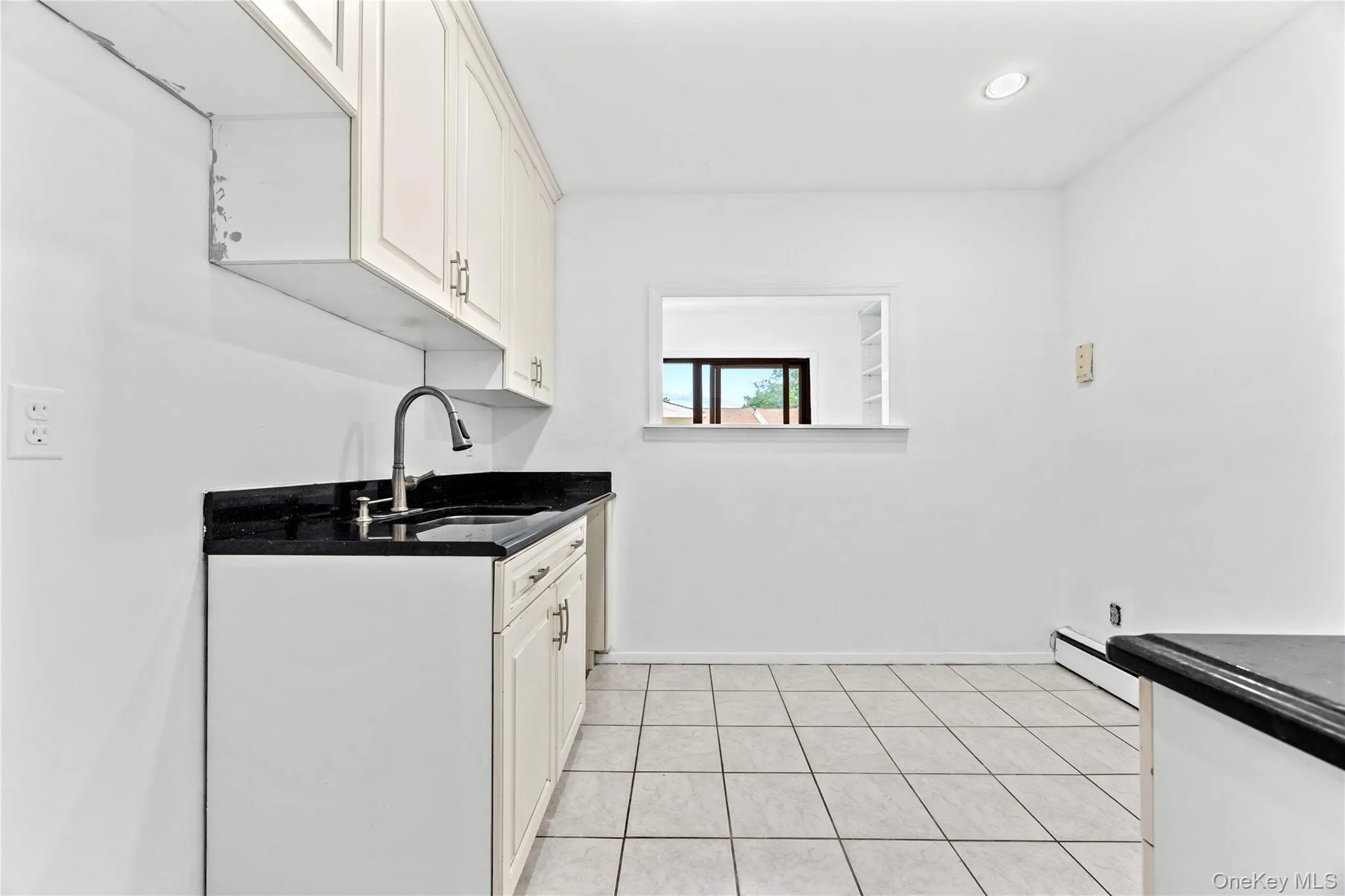 212 Westend Avenue, Hempstead, NY, 1 Bedroom Bedrooms, 3 Rooms Rooms,1 BathroomBathrooms,Residential,For Rent,Westend,0,1026818 212 Westend Avenue, Hempstead, NY, 1 Bedroom Bedrooms, 3 Rooms Rooms,1 BathroomBathrooms,Residential,For Rent,Westend,0,1026818