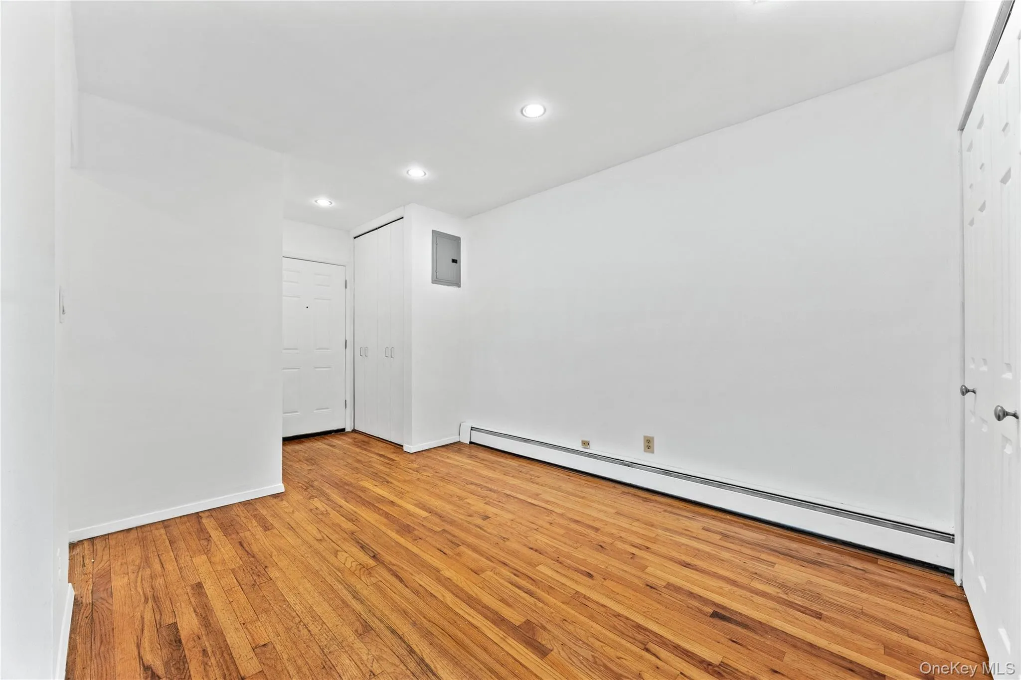 212 Westend Avenue, Hempstead, NY, 1 Bedroom Bedrooms, 3 Rooms Rooms,1 BathroomBathrooms,Residential,For Rent,Westend,0,1026818 212 Westend Avenue, Hempstead, NY, 1 Bedroom Bedrooms, 3 Rooms Rooms,1 BathroomBathrooms,Residential,For Rent,Westend,0,1026818