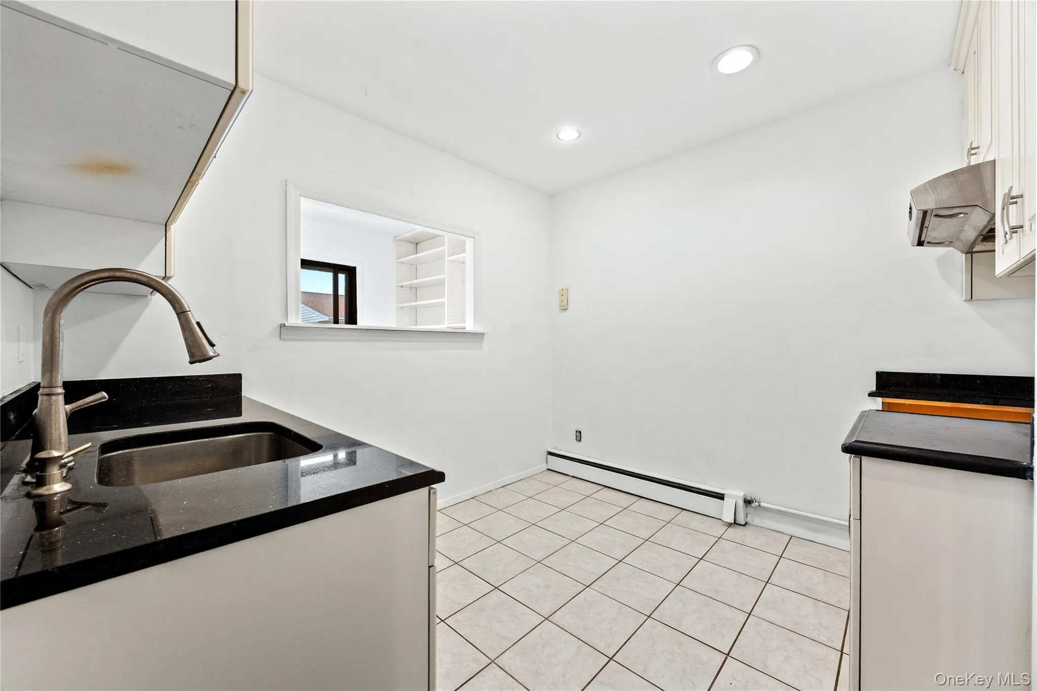 212 Westend Avenue, Hempstead, NY, 1 Bedroom Bedrooms, 3 Rooms Rooms,1 BathroomBathrooms,Residential,For Rent,Westend,0,1026818 212 Westend Avenue, Hempstead, NY, 1 Bedroom Bedrooms, 3 Rooms Rooms,1 BathroomBathrooms,Residential,For Rent,Westend,0,1026818