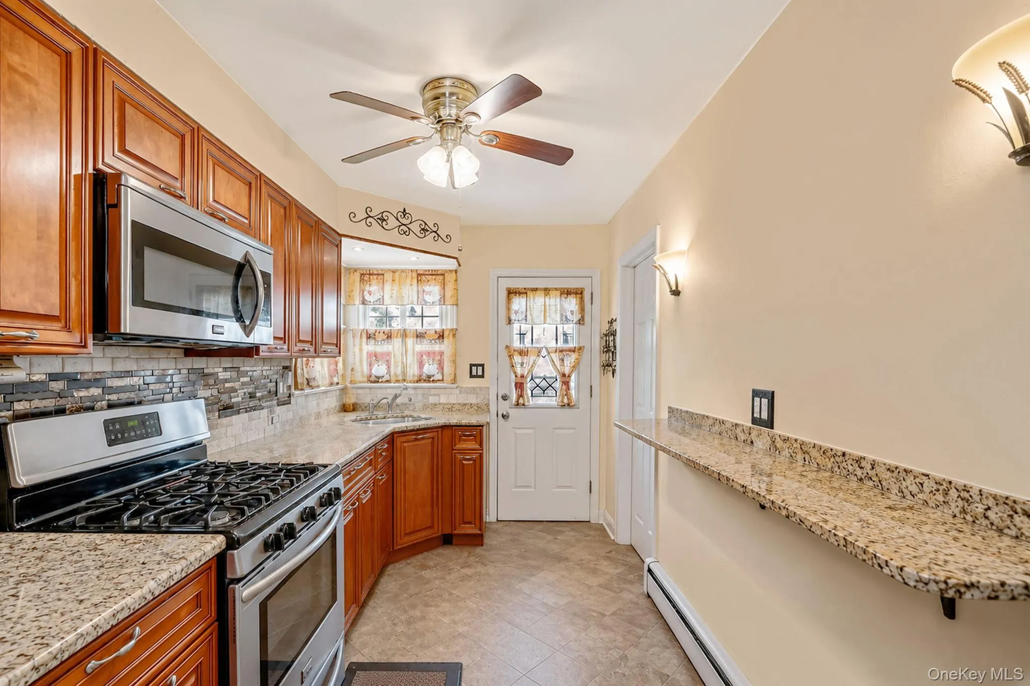 190 Bay Avenue, Brookhaven, NY, 3 Bedrooms Bedrooms, 6 Rooms Rooms,1 BathroomBathrooms,Residential,For Rent,Bay,0,1026822 190 Bay Avenue, Brookhaven, NY, 3 Bedrooms Bedrooms, 6 Rooms Rooms,1 BathroomBathrooms,Residential,For Rent,Bay,0,1026822