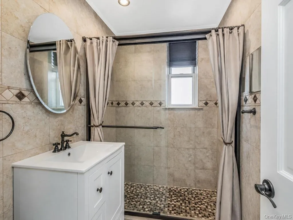 480 Riverdale Avenue, Yonkers, NY, 2 Bedrooms Bedrooms, 5 Rooms Rooms,1 BathroomBathrooms,Residential,For Rent,Riverdale,0,1026825 480 Riverdale Avenue, Yonkers, NY, 2 Bedrooms Bedrooms, 5 Rooms Rooms,1 BathroomBathrooms,Residential,For Rent,Riverdale,0,1026825