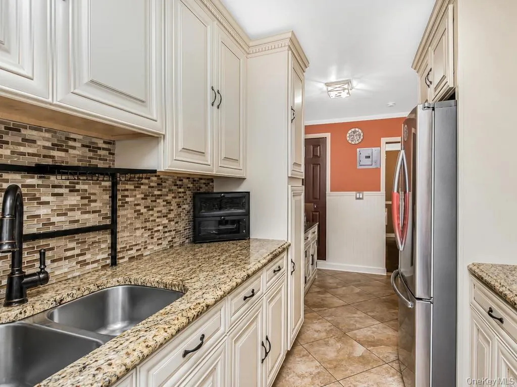 480 Riverdale Avenue, Yonkers, NY, 2 Bedrooms Bedrooms, 5 Rooms Rooms,1 BathroomBathrooms,Residential,For Rent,Riverdale,0,1026825 480 Riverdale Avenue, Yonkers, NY, 2 Bedrooms Bedrooms, 5 Rooms Rooms,1 BathroomBathrooms,Residential,For Rent,Riverdale,0,1026825