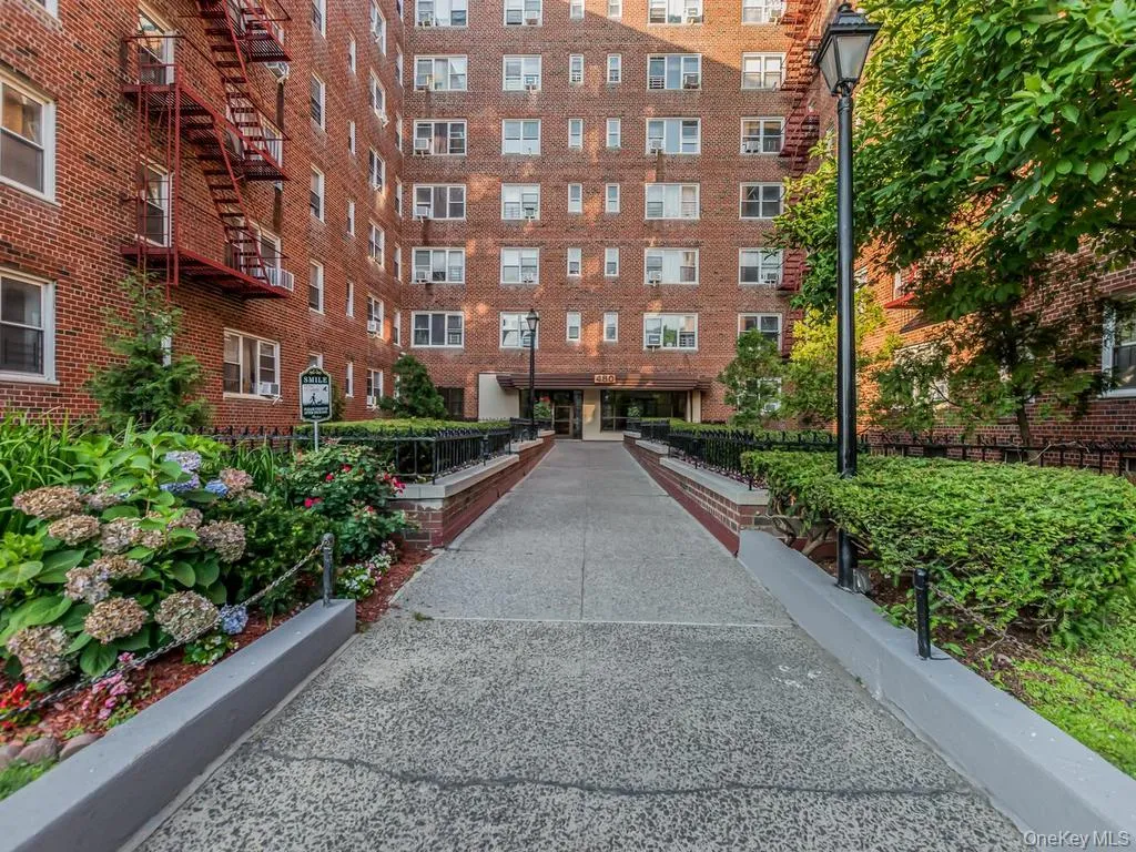 480 Riverdale Avenue, Yonkers, NY, 2 Bedrooms Bedrooms, 5 Rooms Rooms,1 BathroomBathrooms,Residential,For Rent,Riverdale,0,1026825 480 Riverdale Avenue, Yonkers, NY, 2 Bedrooms Bedrooms, 5 Rooms Rooms,1 BathroomBathrooms,Residential,For Rent,Riverdale,0,1026825