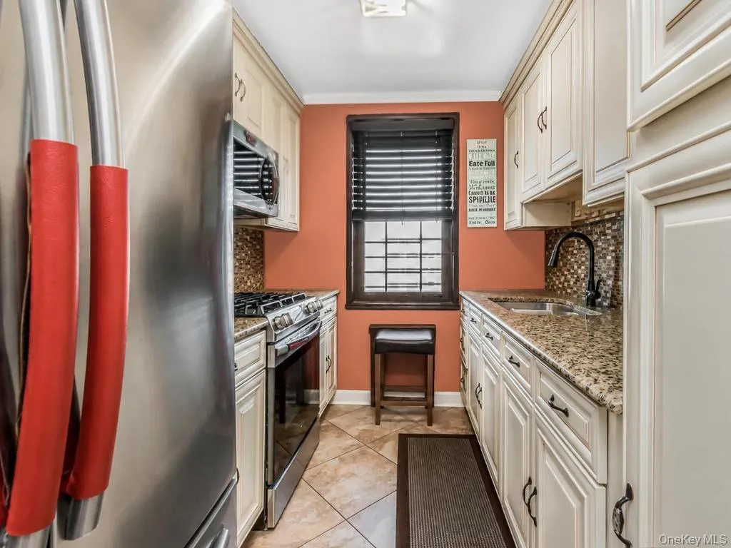 480 Riverdale Avenue, Yonkers, NY, 2 Bedrooms Bedrooms, 5 Rooms Rooms,1 BathroomBathrooms,Residential,For Rent,Riverdale,0,1026825 480 Riverdale Avenue, Yonkers, NY, 2 Bedrooms Bedrooms, 5 Rooms Rooms,1 BathroomBathrooms,Residential,For Rent,Riverdale,0,1026825