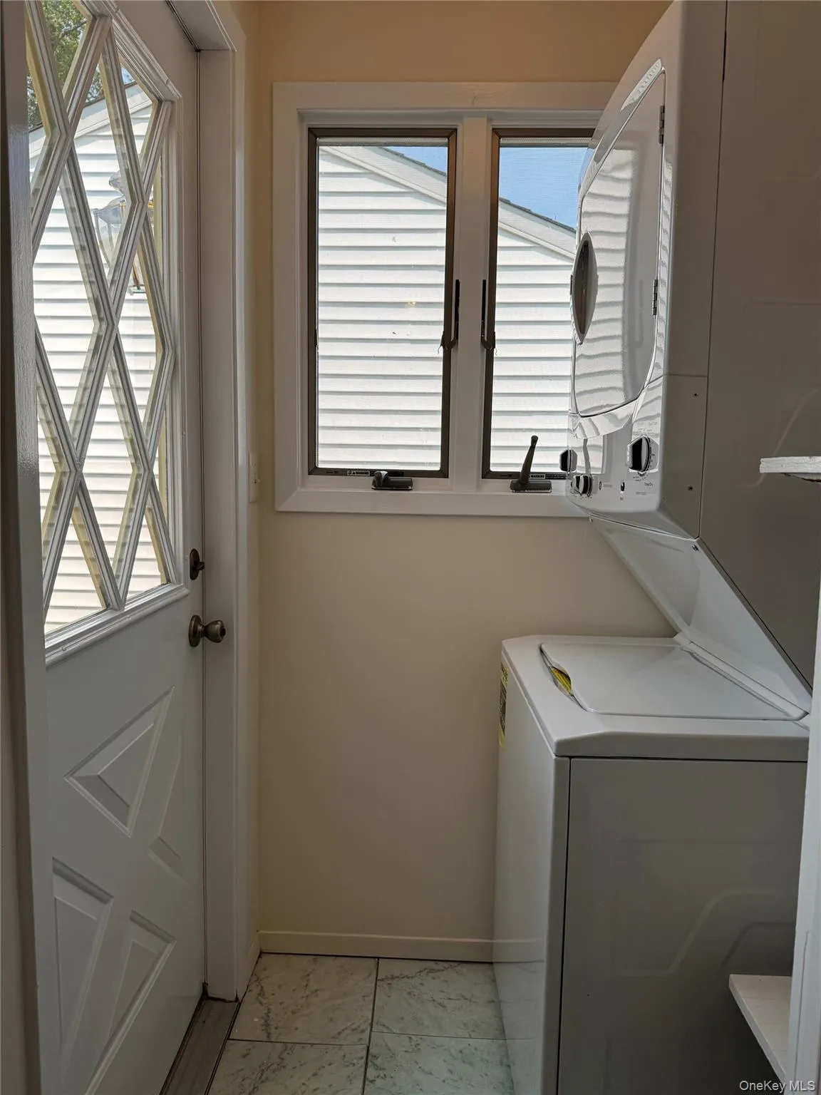 11 Linden Court, Oyster Bay, NY, 2 Bedrooms Bedrooms, 6 Rooms Rooms,1 BathroomBathrooms,Residential Lease,For Rent,Linden,0,1026826 11 Linden Court, Oyster Bay, NY, 2 Bedrooms Bedrooms, 6 Rooms Rooms,1 BathroomBathrooms,Residential Lease,For Rent,Linden,0,1026826